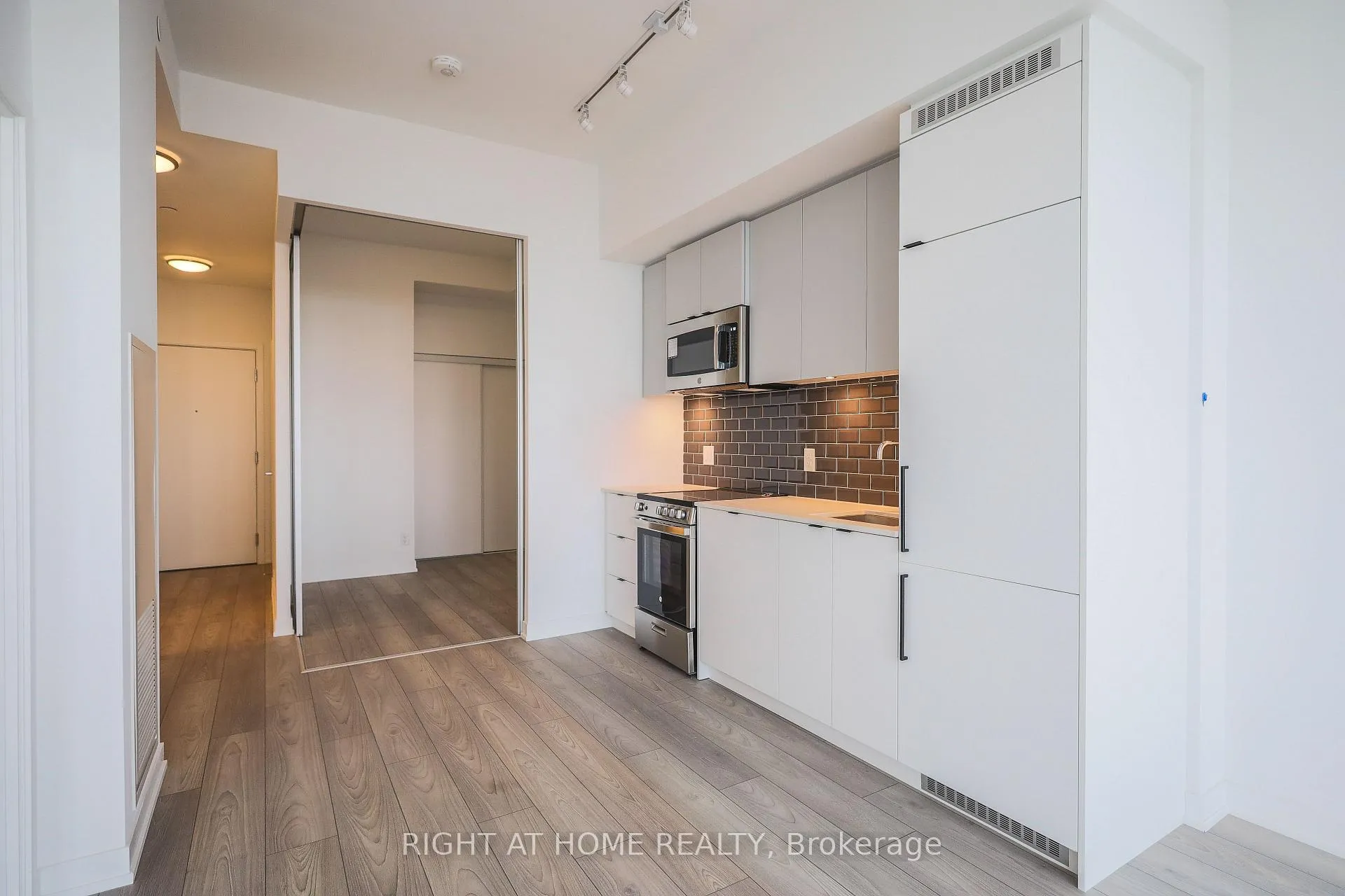 Photo 10 of Unit 1209, 285 Dufferin Street, Toronto, South Parkdale — HOMEH