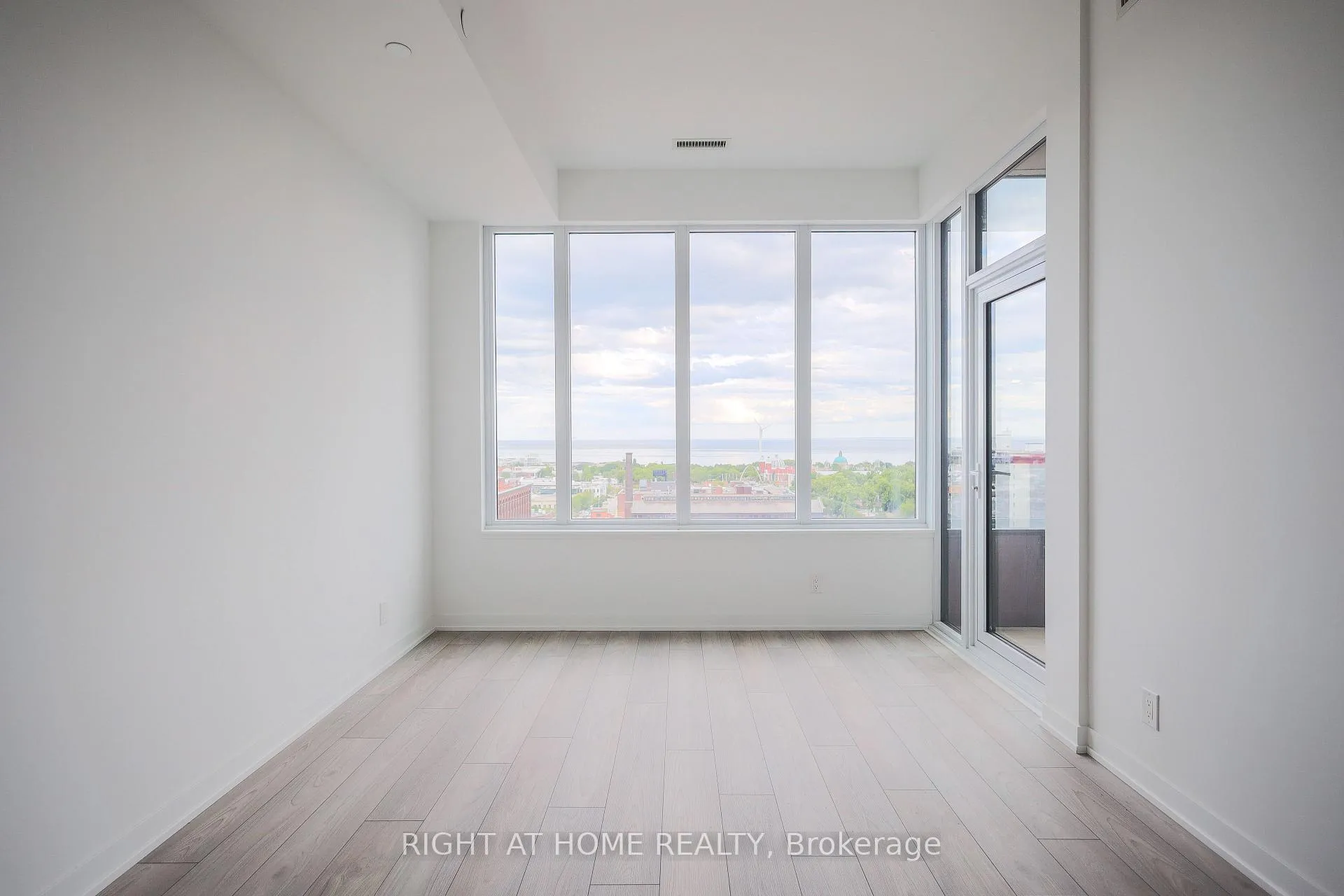 Photo 11 of Unit 1209, 285 Dufferin Street, Toronto, South Parkdale — HOMEH