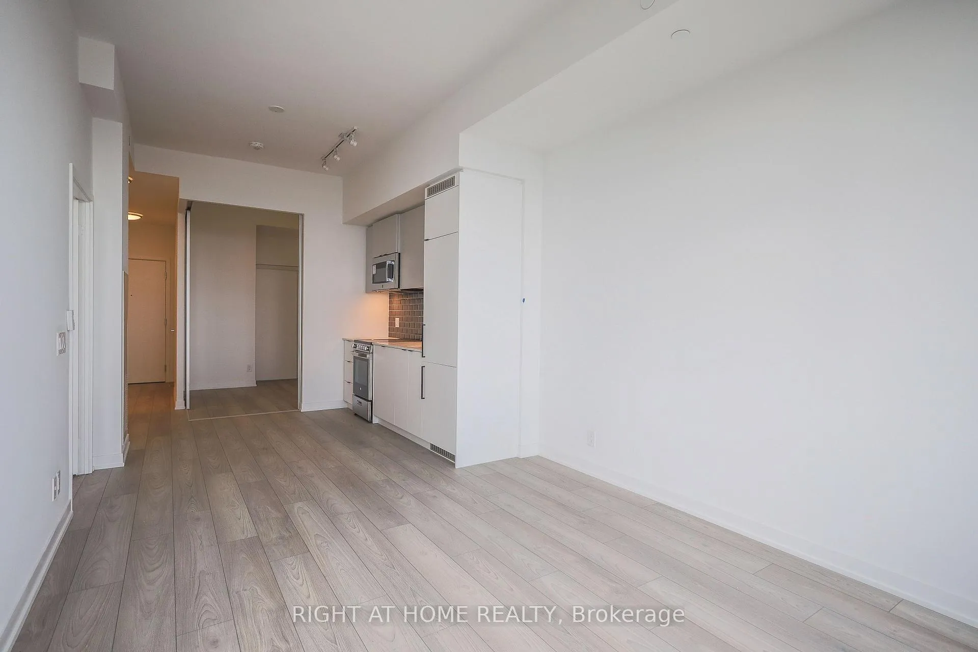 Photo 12 of Unit 1209, 285 Dufferin Street, Toronto, South Parkdale — HOMEH