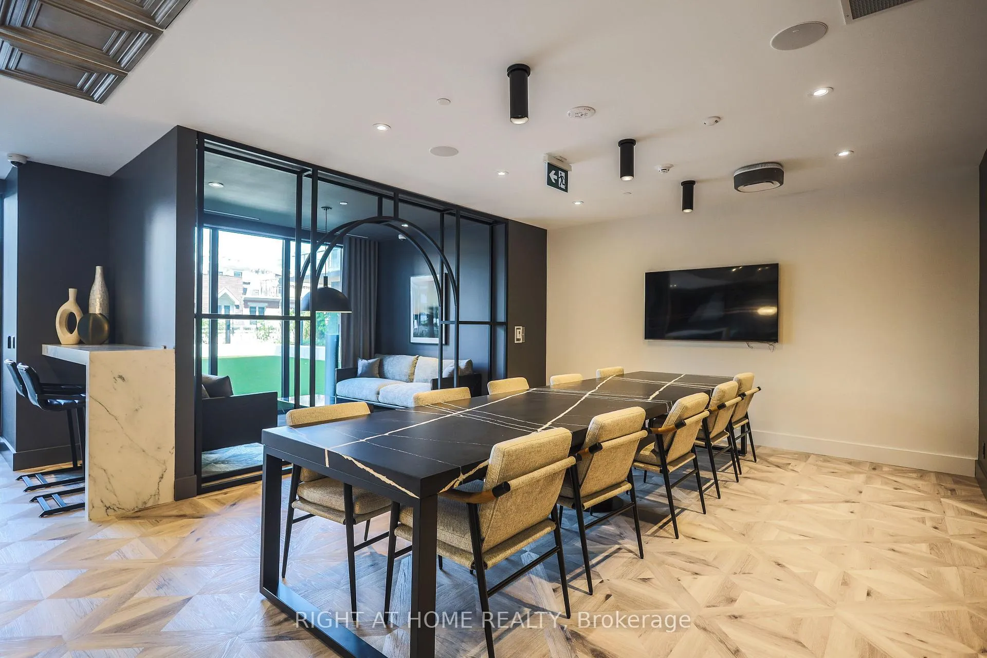 Photo 27 of Unit 917, 285 Dufferin Street, Toronto, South Parkdale — HOMEH