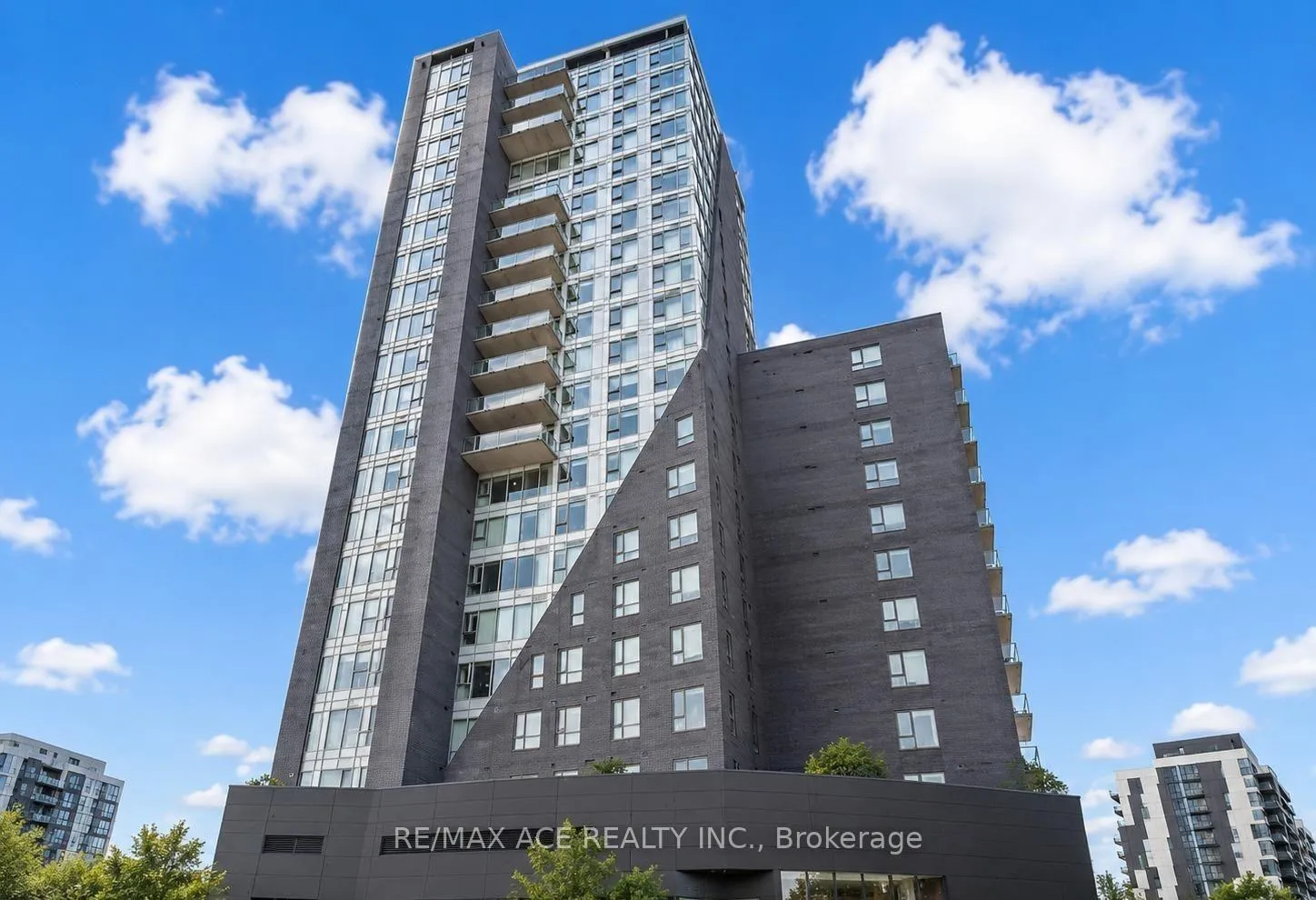 Front of Unit 504, 158 King Street N