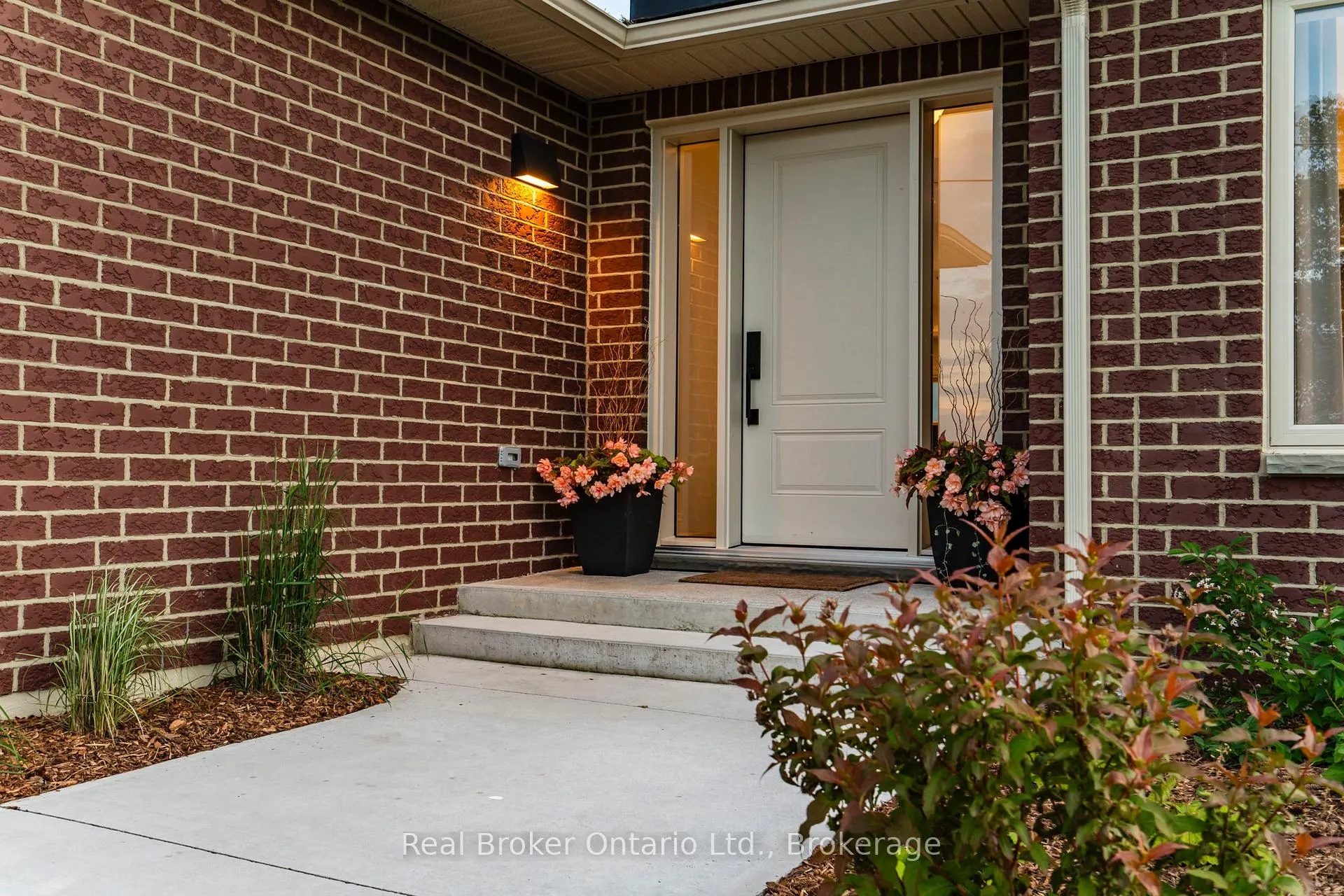 Photo 4 of 930 Marshall Road, Tiny, Rural Tiny — HOMEH