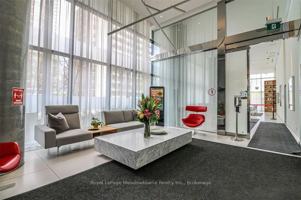 Photo 2 of Unit 2401, 185 Roehampton Avenue, Toronto, Mount Pleasant West — HOMEH
