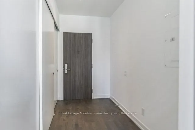 Photo 3 of Unit 2401, 185 Roehampton Avenue, Toronto, Mount Pleasant West — HOMEH