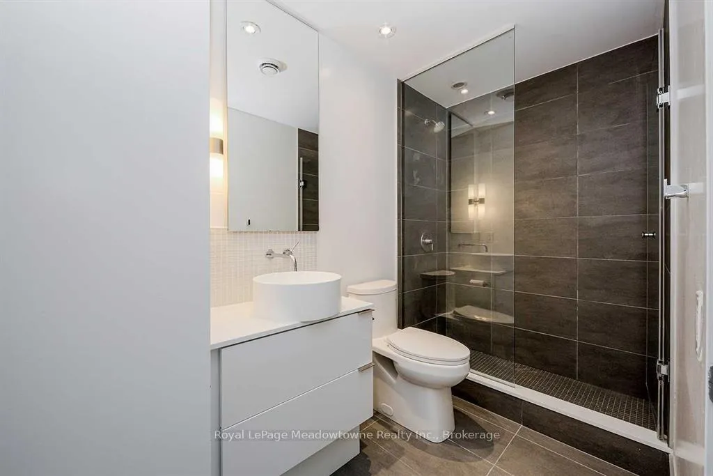 Photo 6 of Unit 2401, 185 Roehampton Avenue, Toronto, Mount Pleasant West — HOMEH