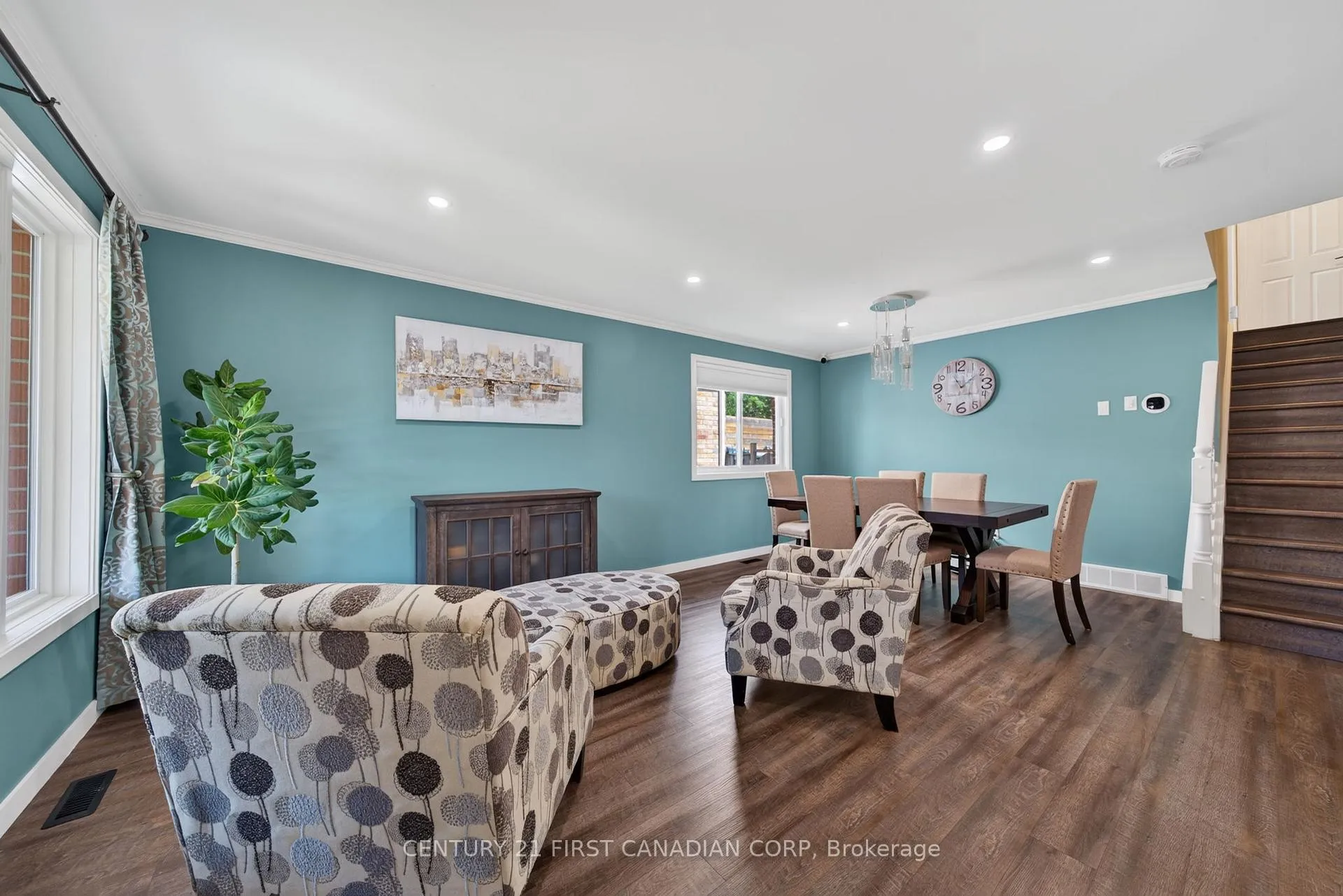 Photo 5 of 237 Parkview Drive E, Strathroy-Caradoc, SE — HOMEH