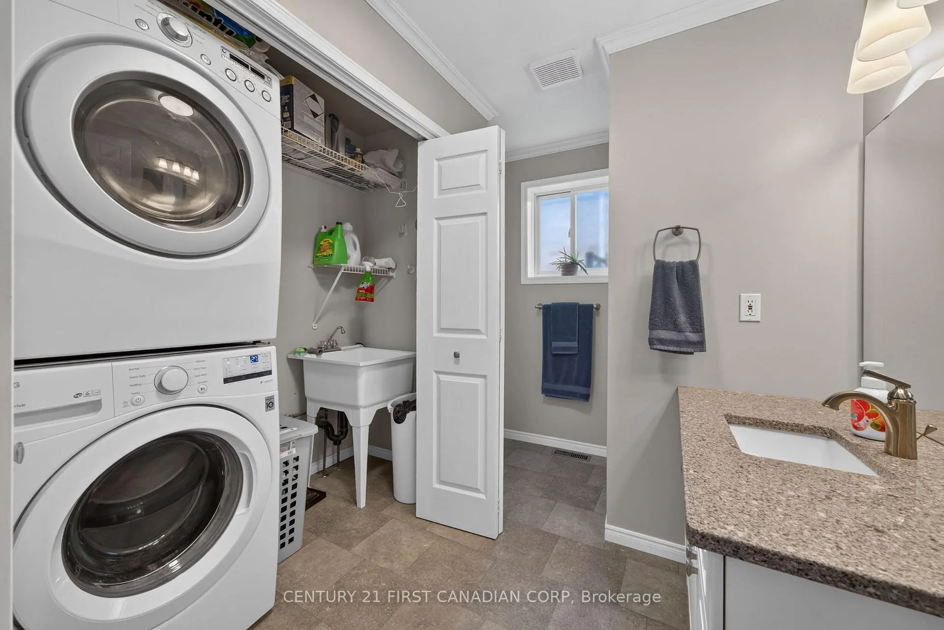 Photo 15 of 237 Parkview Drive E, Strathroy-Caradoc, SE — HOMEH