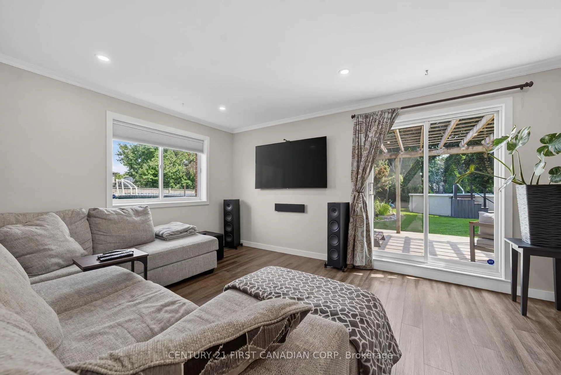 Photo 17 of 237 Parkview Drive E, Strathroy-Caradoc, SE — HOMEH