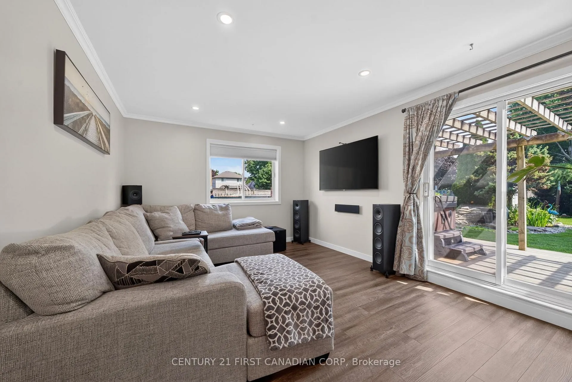 Photo 18 of 237 Parkview Drive E, Strathroy-Caradoc, SE — HOMEH