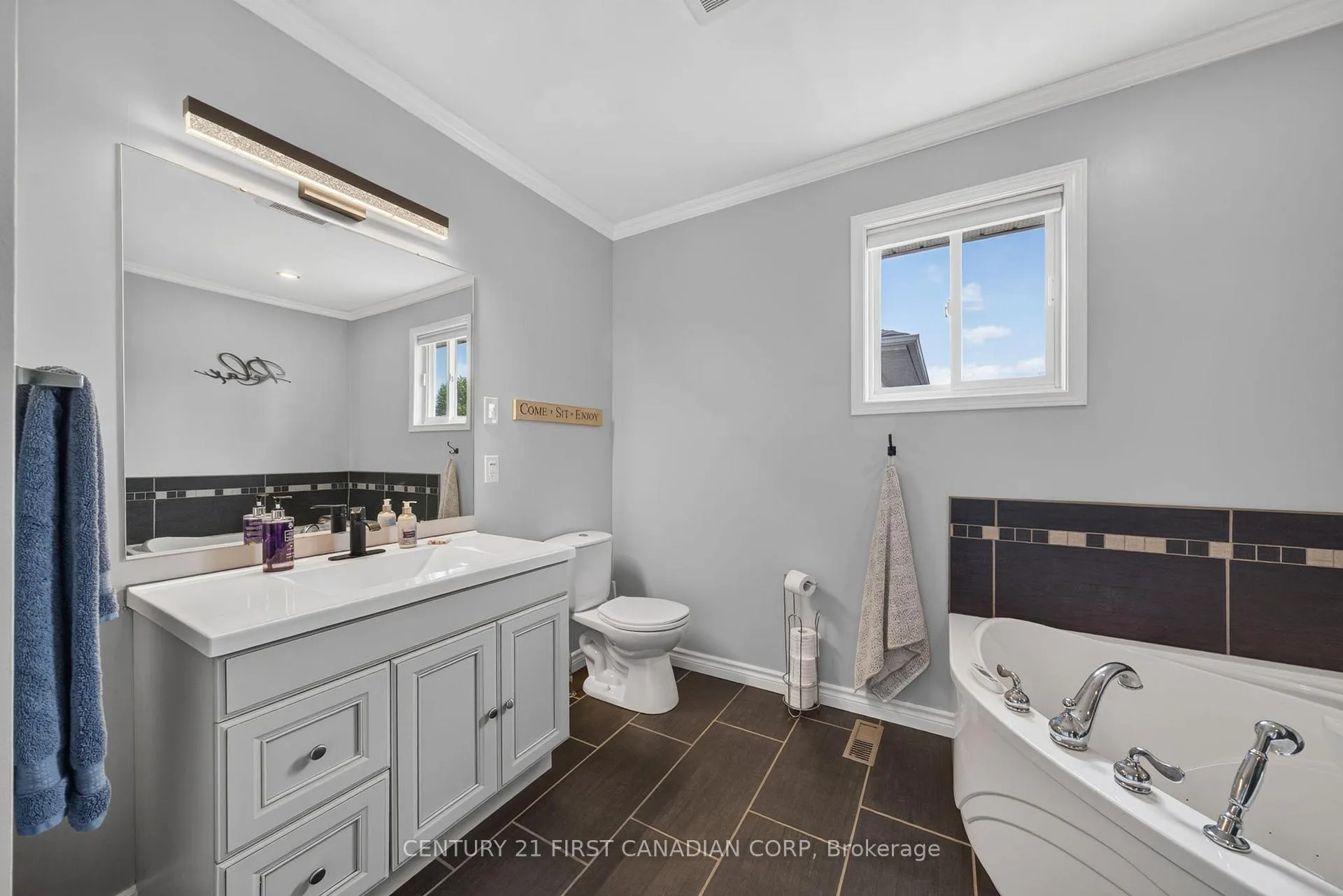 Photo 23 of 237 Parkview Drive E, Strathroy-Caradoc, SE — HOMEH