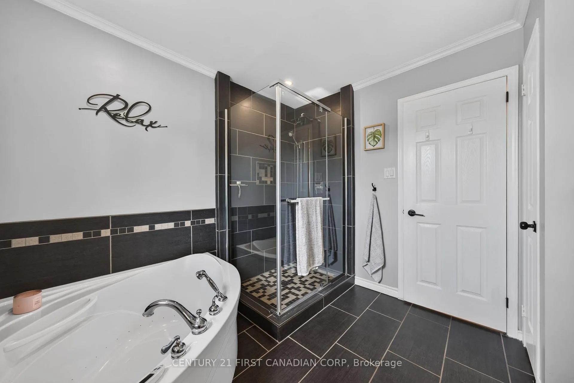 Photo 24 of 237 Parkview Drive E, Strathroy-Caradoc, SE — HOMEH