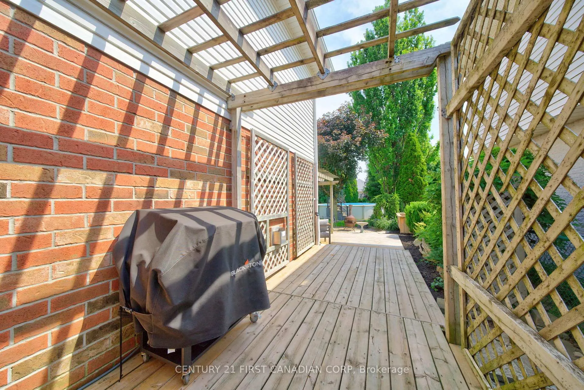 Photo 35 of 237 Parkview Drive E, Strathroy-Caradoc, SE — HOMEH
