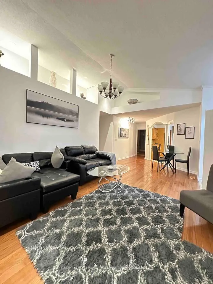 Photo 5 of 338 Little Avenue, Barrie, Painswick North — HOMEH