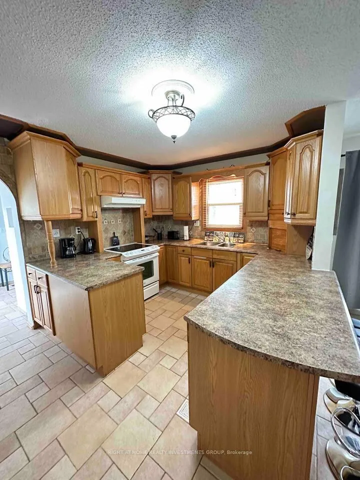 Photo 31 of 338 Little Avenue, Barrie, Painswick North — HOMEH