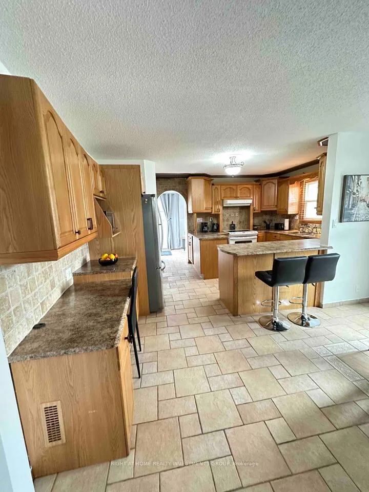 Photo 32 of 338 Little Avenue, Barrie, Painswick North — HOMEH