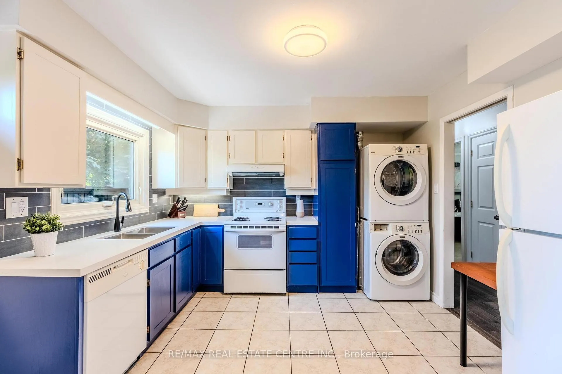 Photo 8 of 172 Hanover Place, Hamilton, Vincent — HOMEH