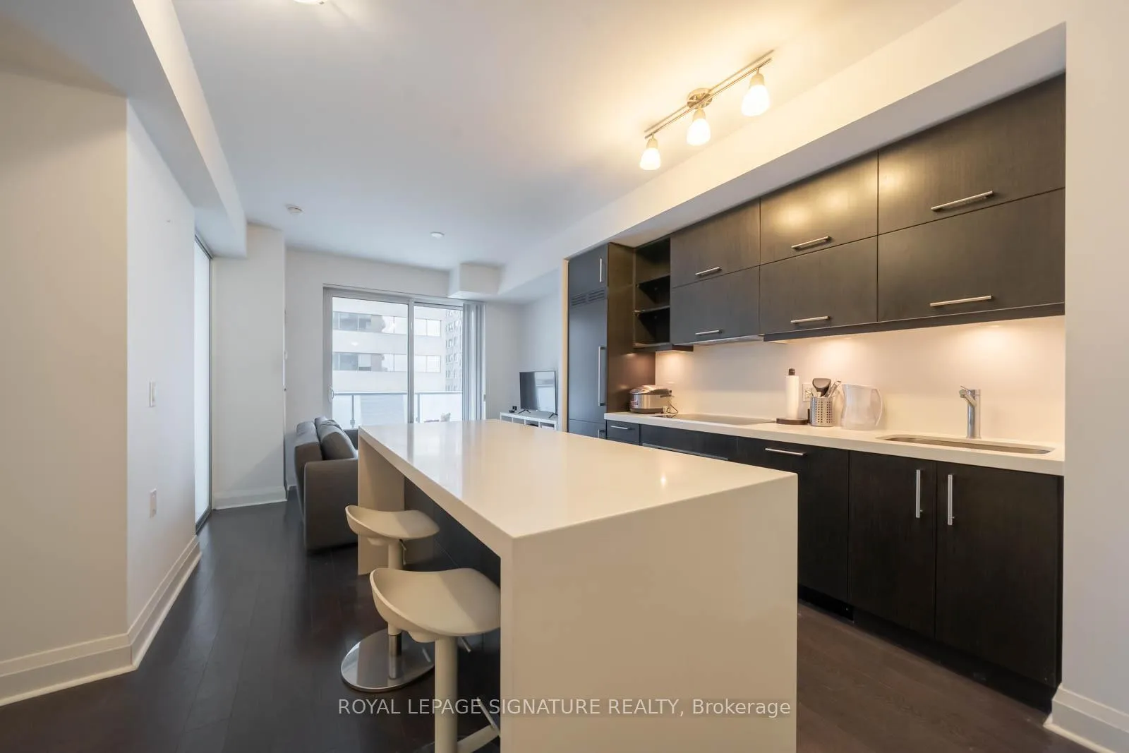 Photo 1 of Unit 901, 1080 Bay Street, Toronto, Bay Street Corridor — HOMEH