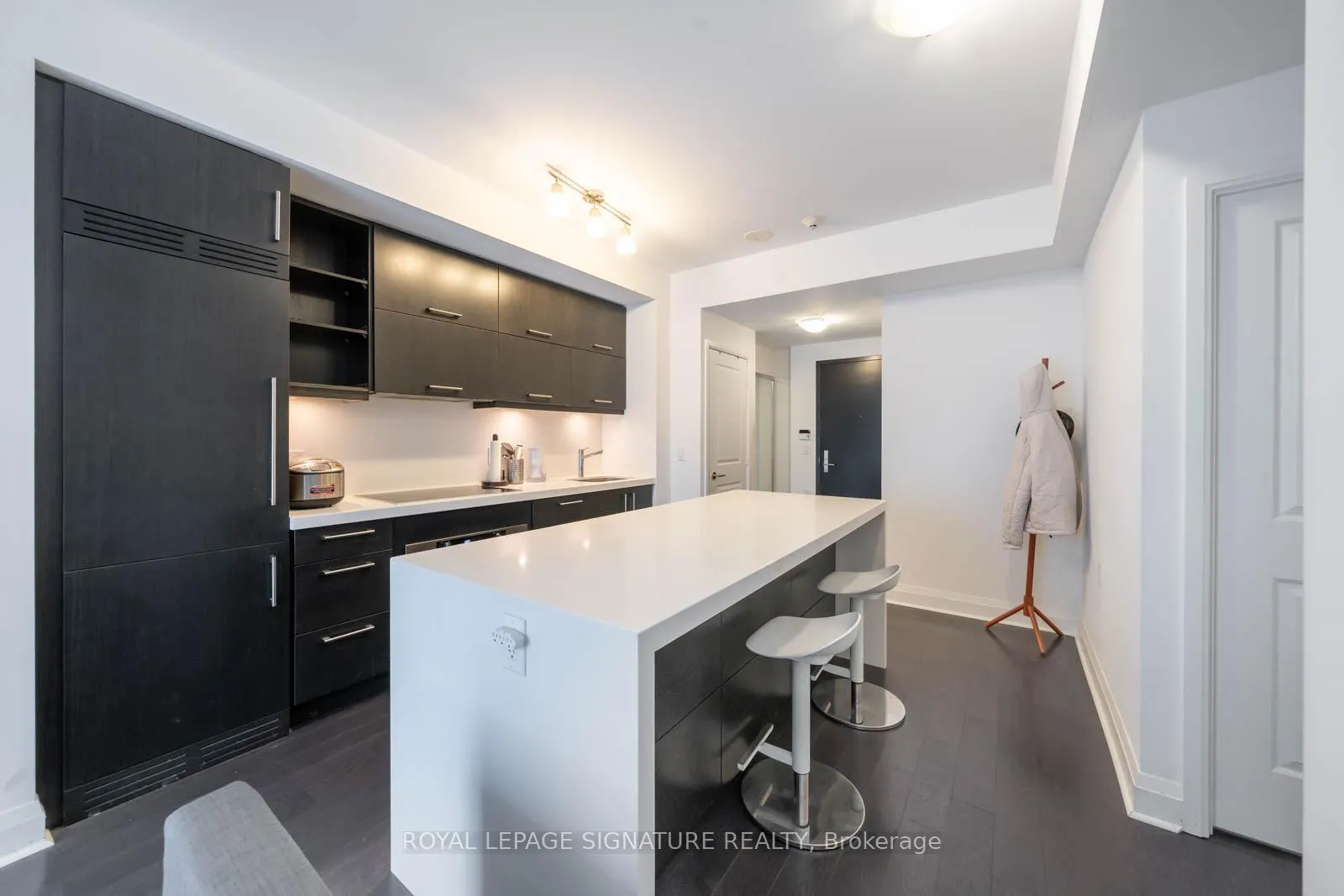 Photo 2 of Unit 901, 1080 Bay Street, Toronto, Bay Street Corridor — HOMEH