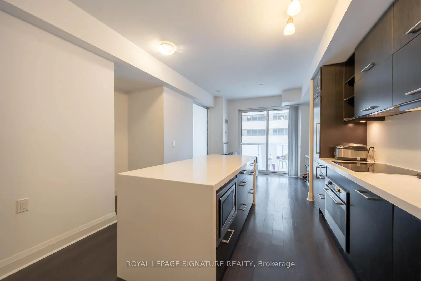 Photo 3 of Unit 901, 1080 Bay Street, Toronto, Bay Street Corridor — HOMEH