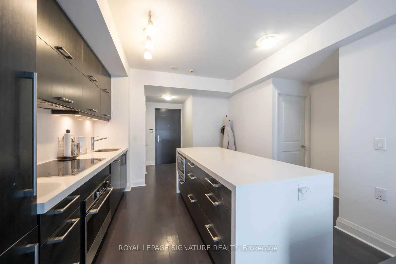 Photo 6 of Unit 901, 1080 Bay Street, Toronto, Bay Street Corridor — HOMEH