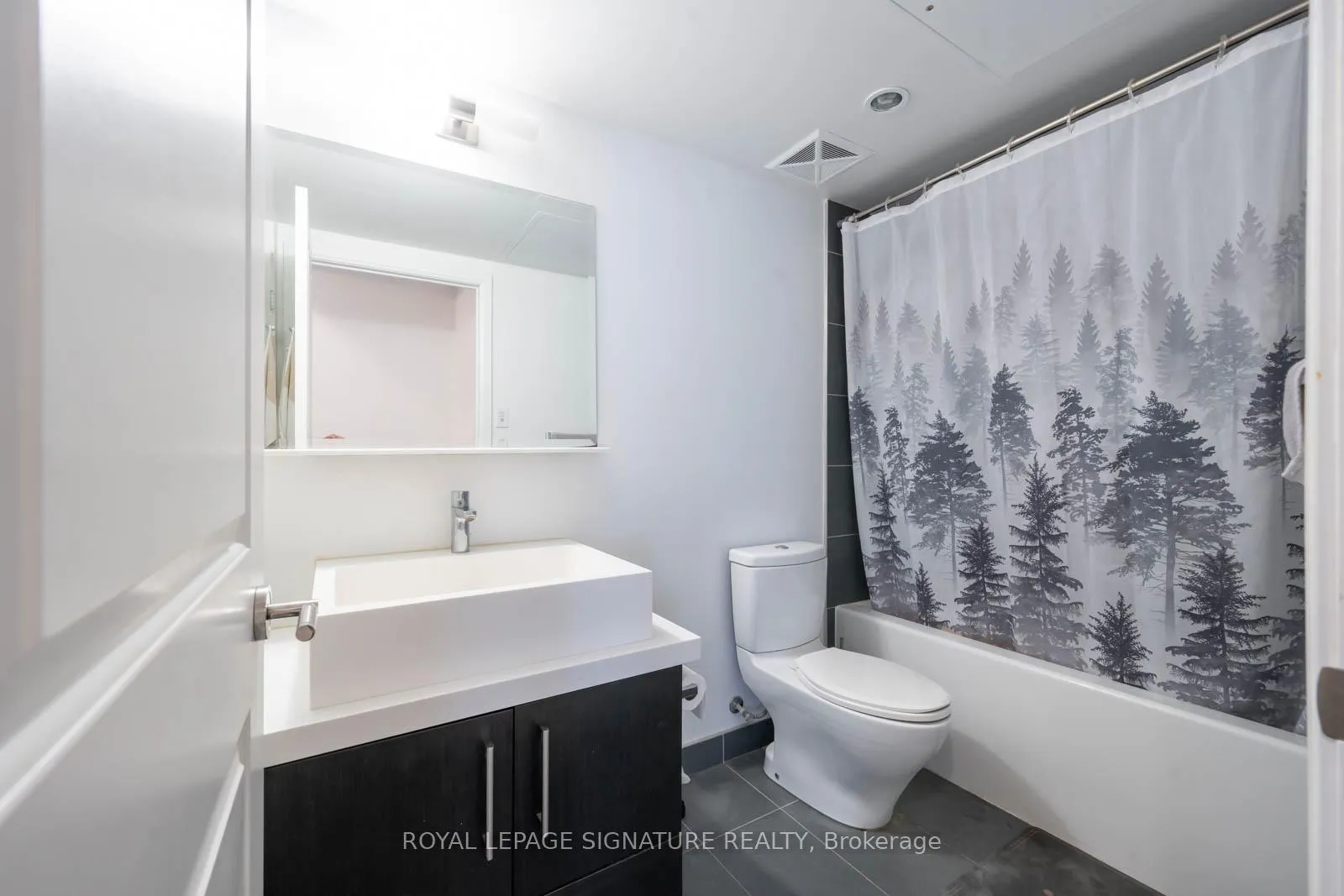 Photo 9 of Unit 901, 1080 Bay Street, Toronto, Bay Street Corridor — HOMEH