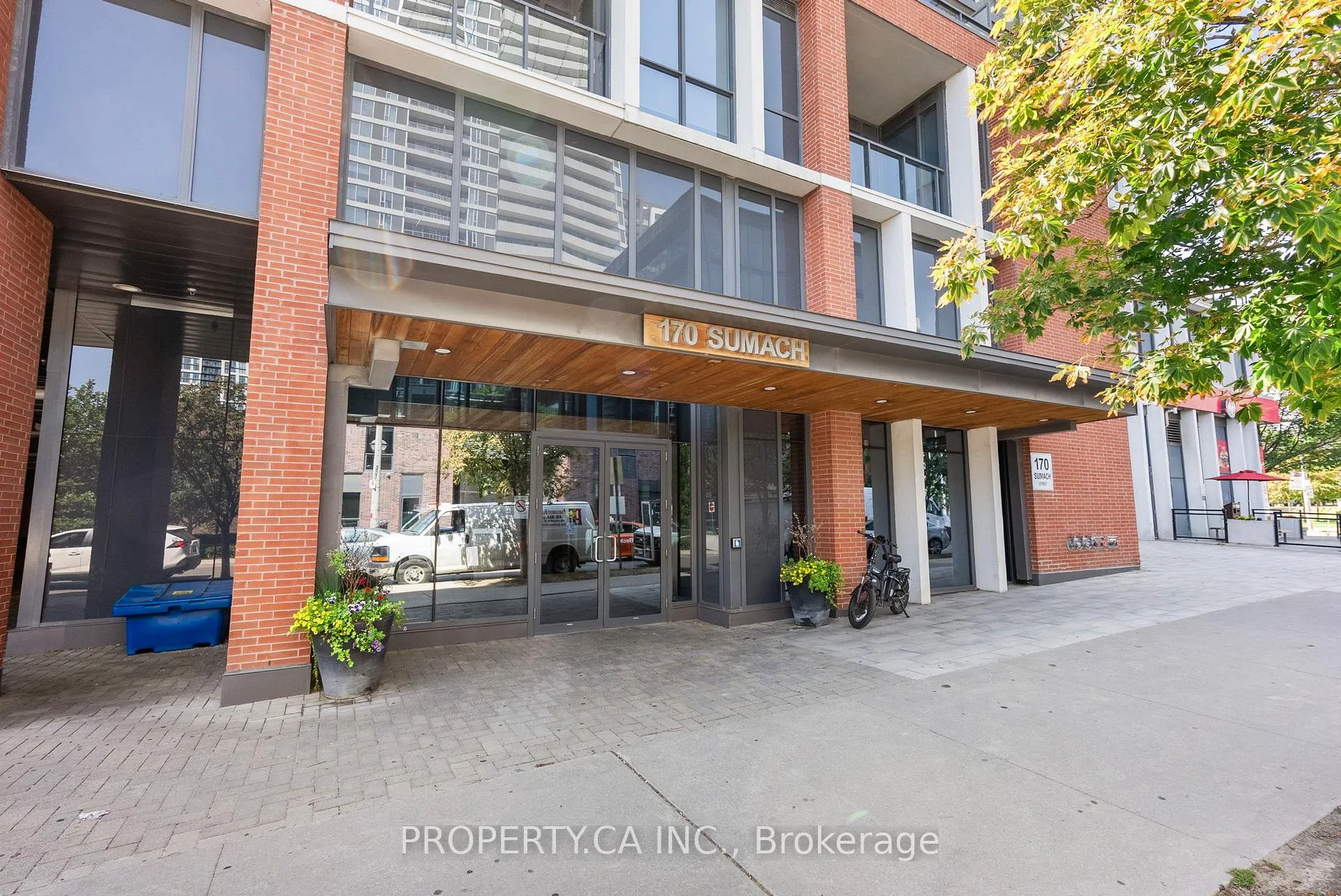 Photo 4 of Unit 2212, 170 Sumach Street, Toronto, Regent Park — HOMEH