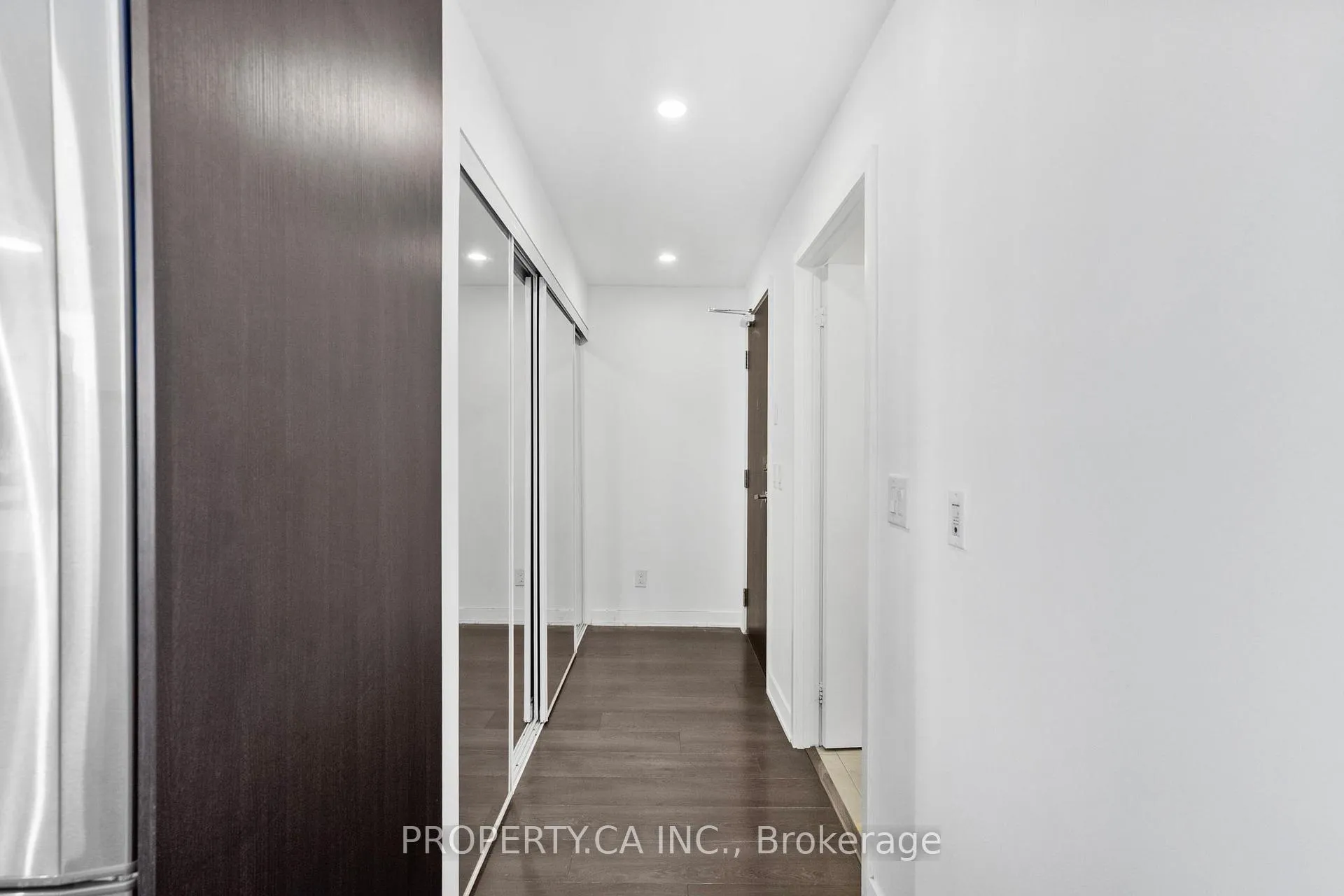 Photo 6 of Unit 2212, 170 Sumach Street, Toronto, Regent Park — HOMEH
