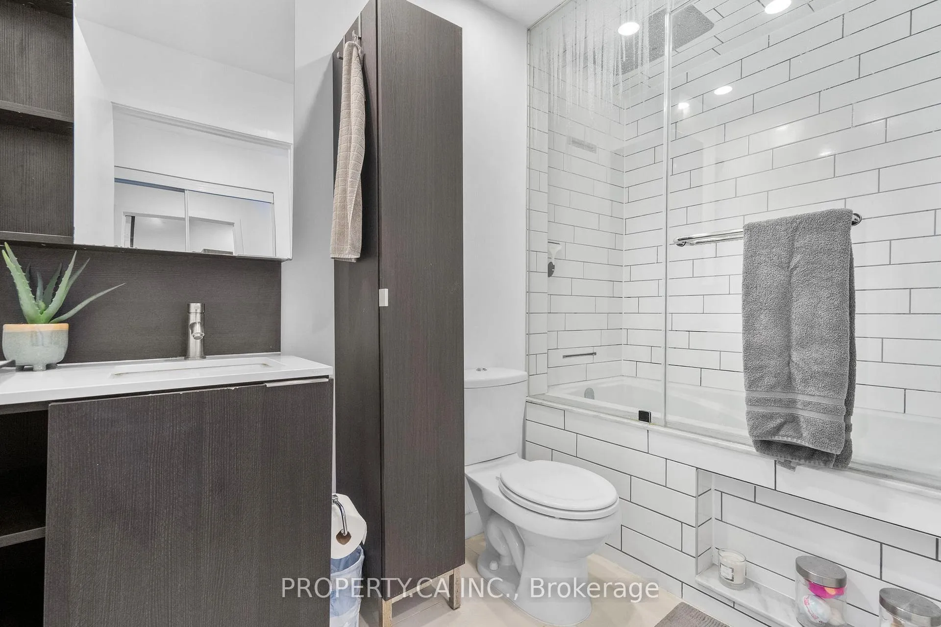 Photo 32 of Unit 2212, 170 Sumach Street, Toronto, Regent Park — HOMEH