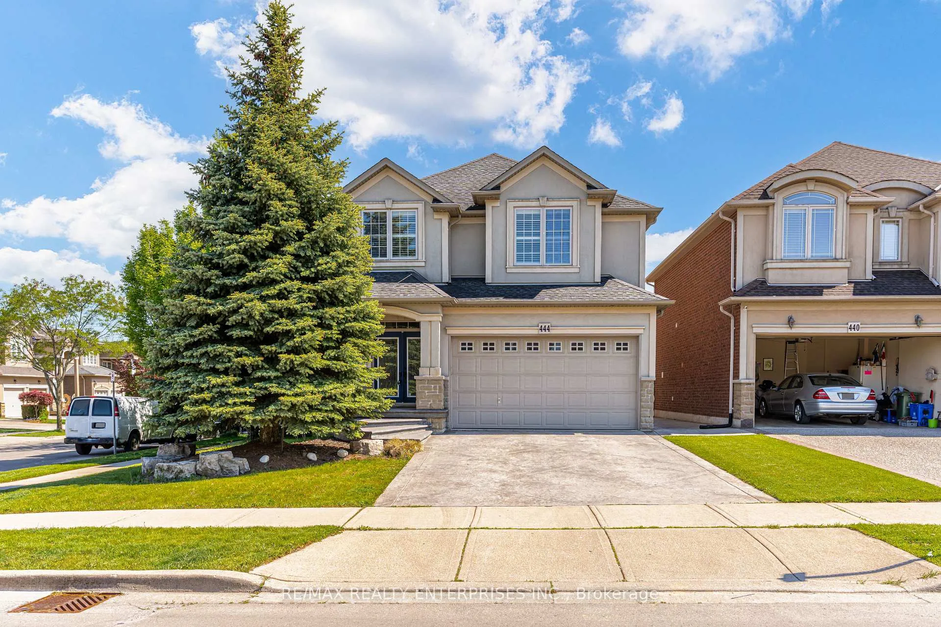 Photo 3 of 444 Dicenzo Drive, Hamilton, Ryckmans — HOMEH
