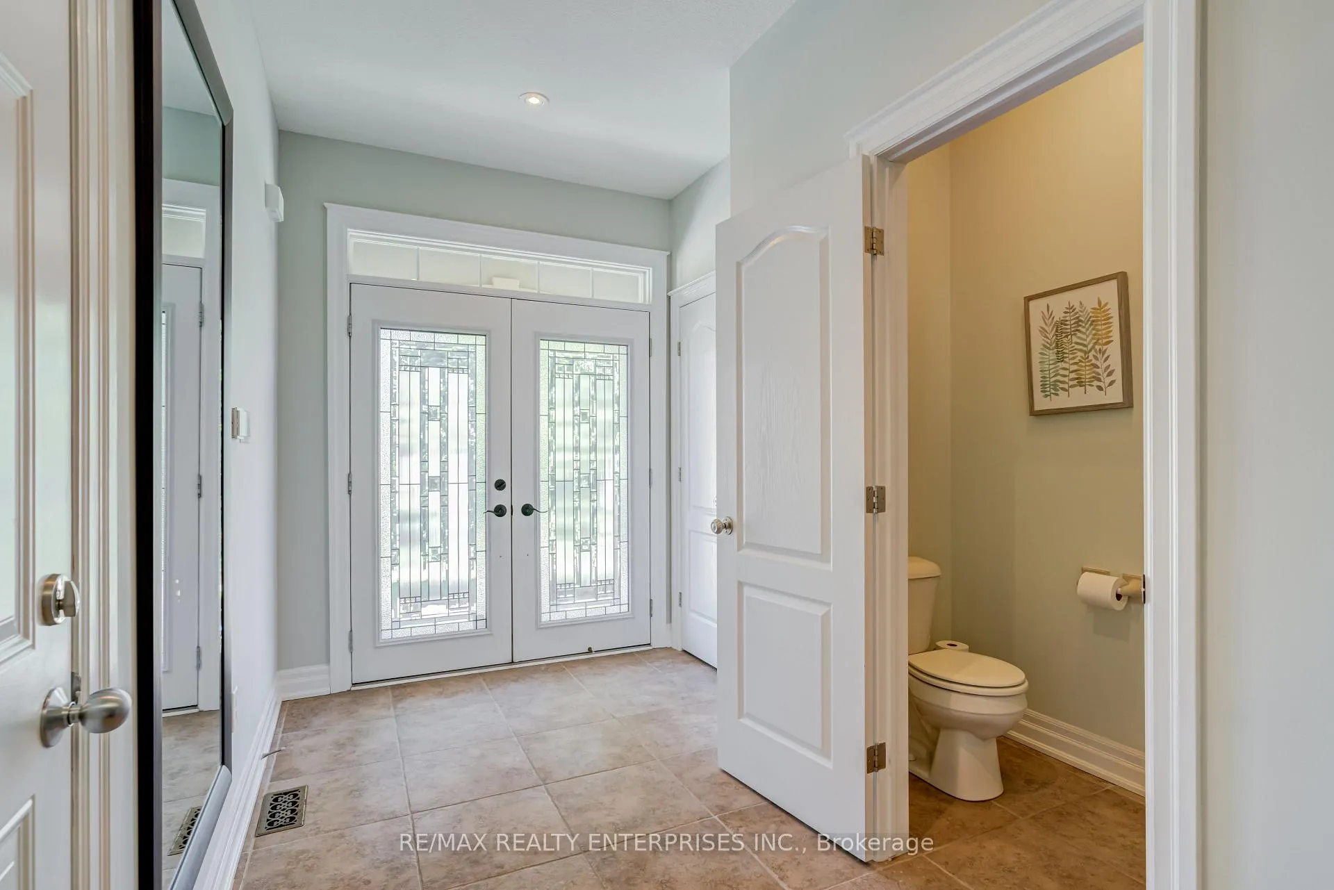 Photo 5 of 444 Dicenzo Drive, Hamilton, Ryckmans — HOMEH