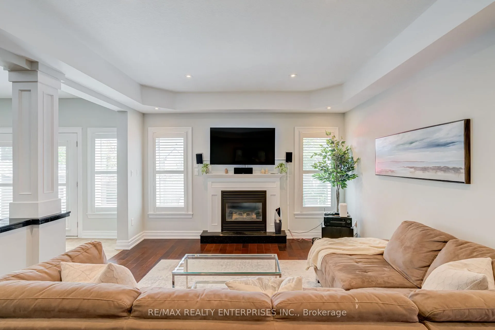 Photo 12 of 444 Dicenzo Drive, Hamilton, Ryckmans — HOMEH