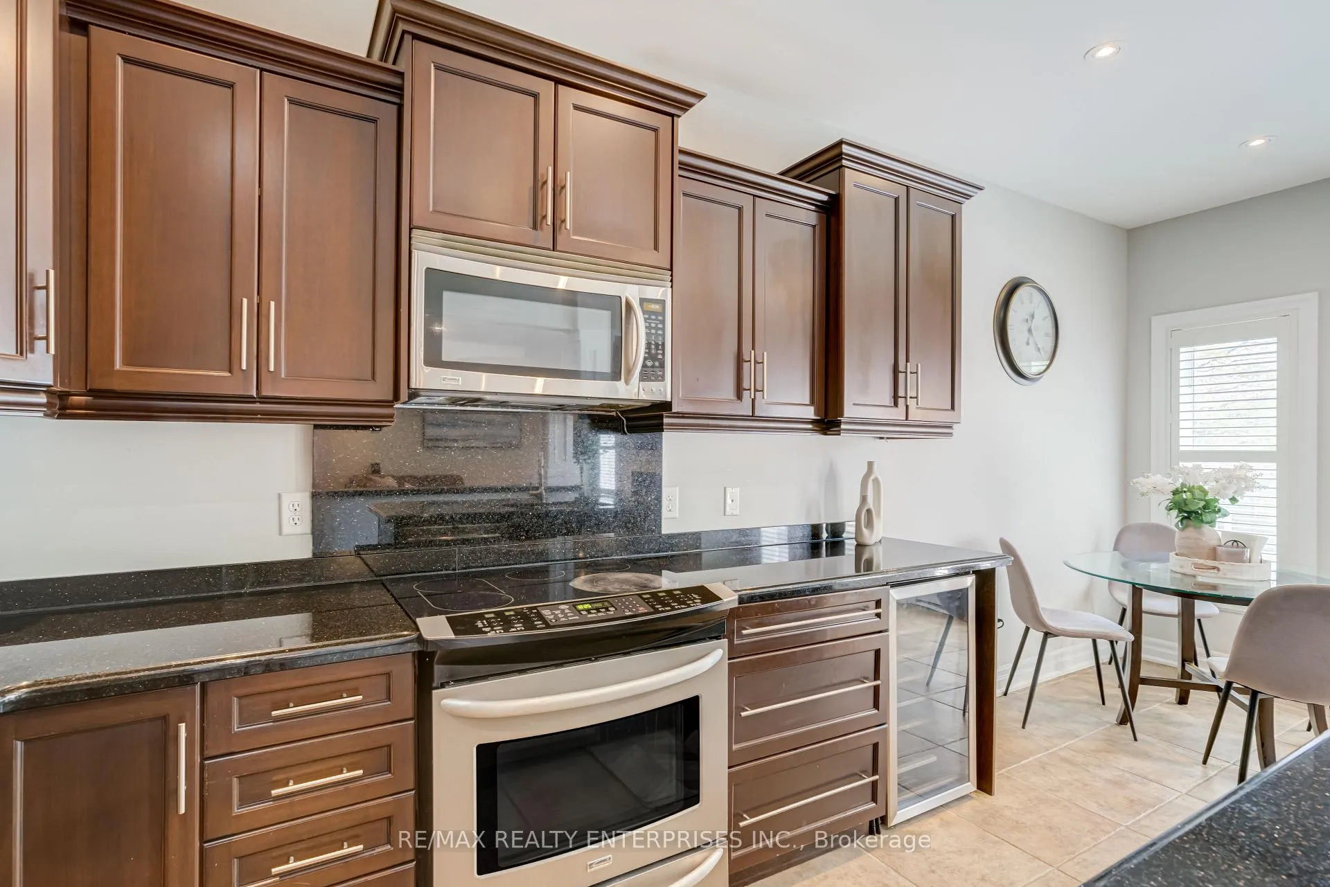 Photo 18 of 444 Dicenzo Drive, Hamilton, Ryckmans — HOMEH