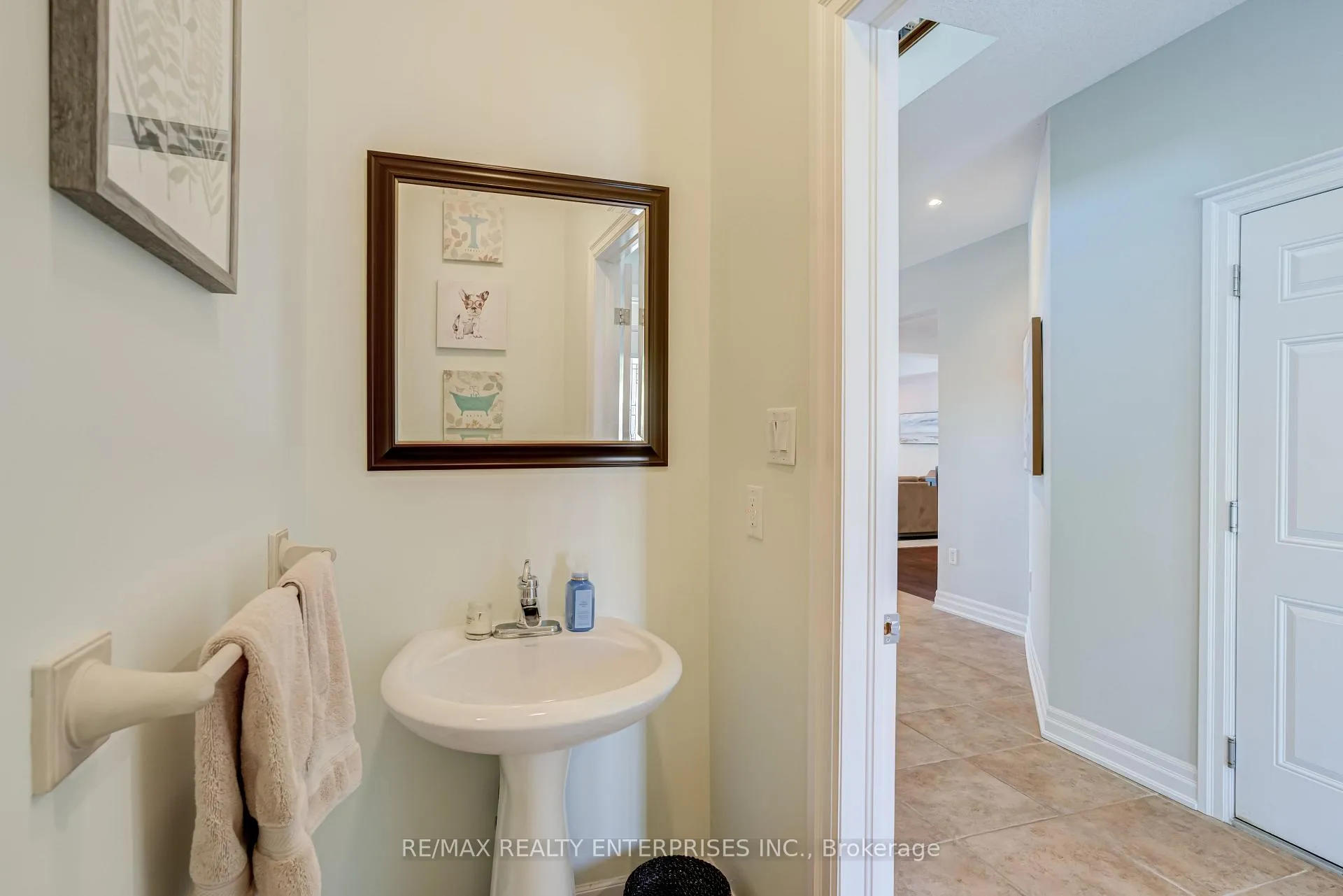 Photo 19 of 444 Dicenzo Drive, Hamilton, Ryckmans — HOMEH