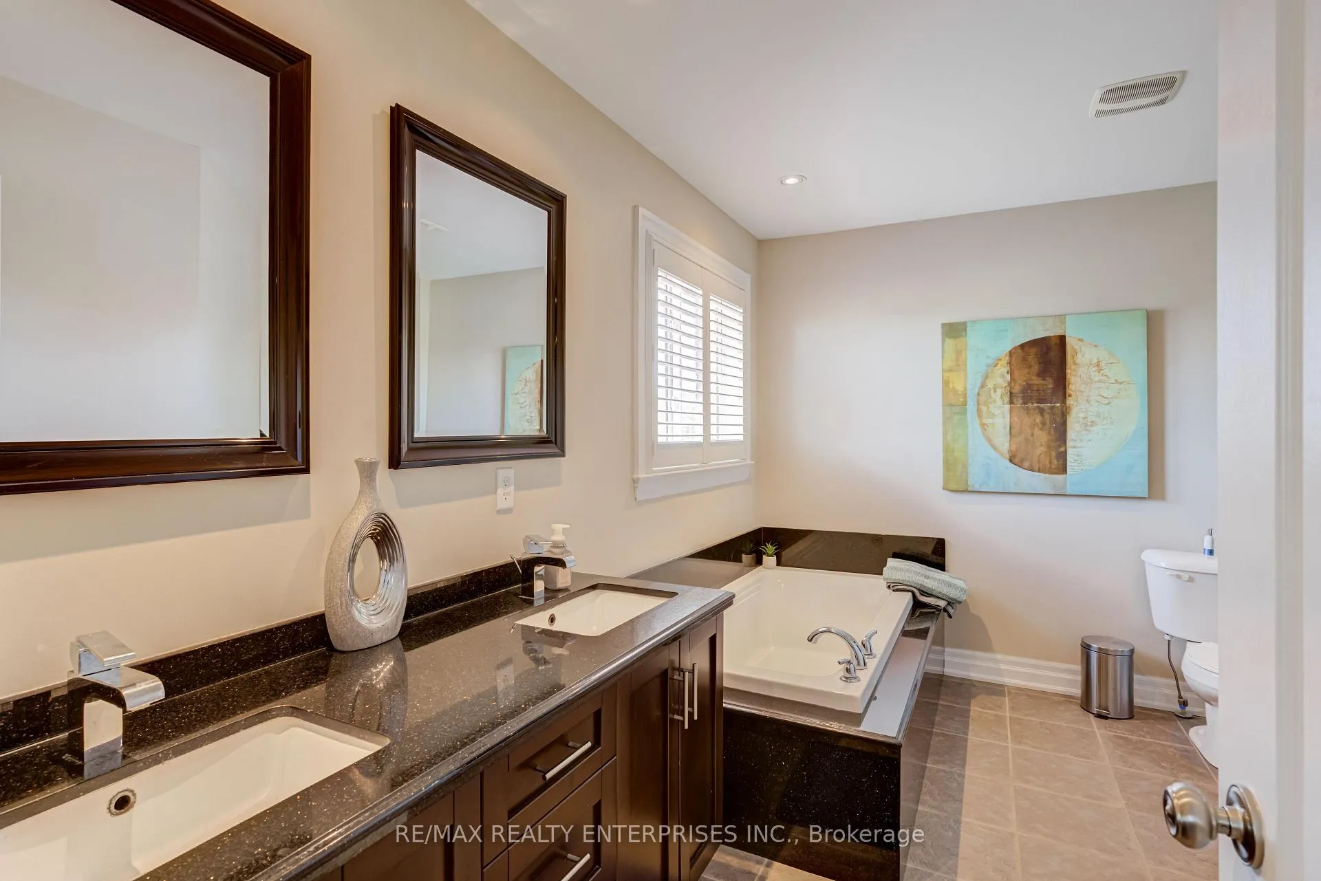 Photo 25 of 444 Dicenzo Drive, Hamilton, Ryckmans — HOMEH