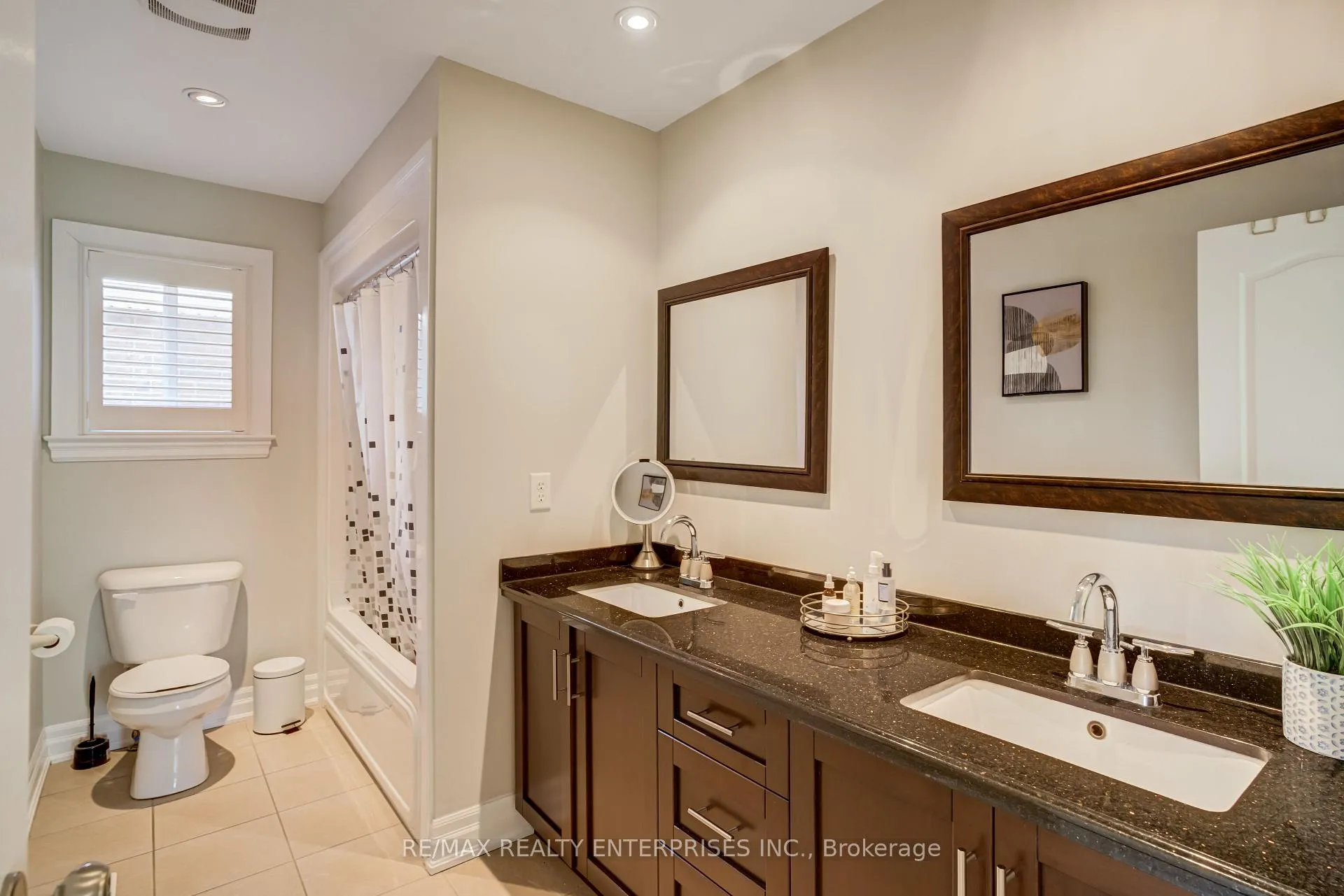 Photo 32 of 444 Dicenzo Drive, Hamilton, Ryckmans — HOMEH