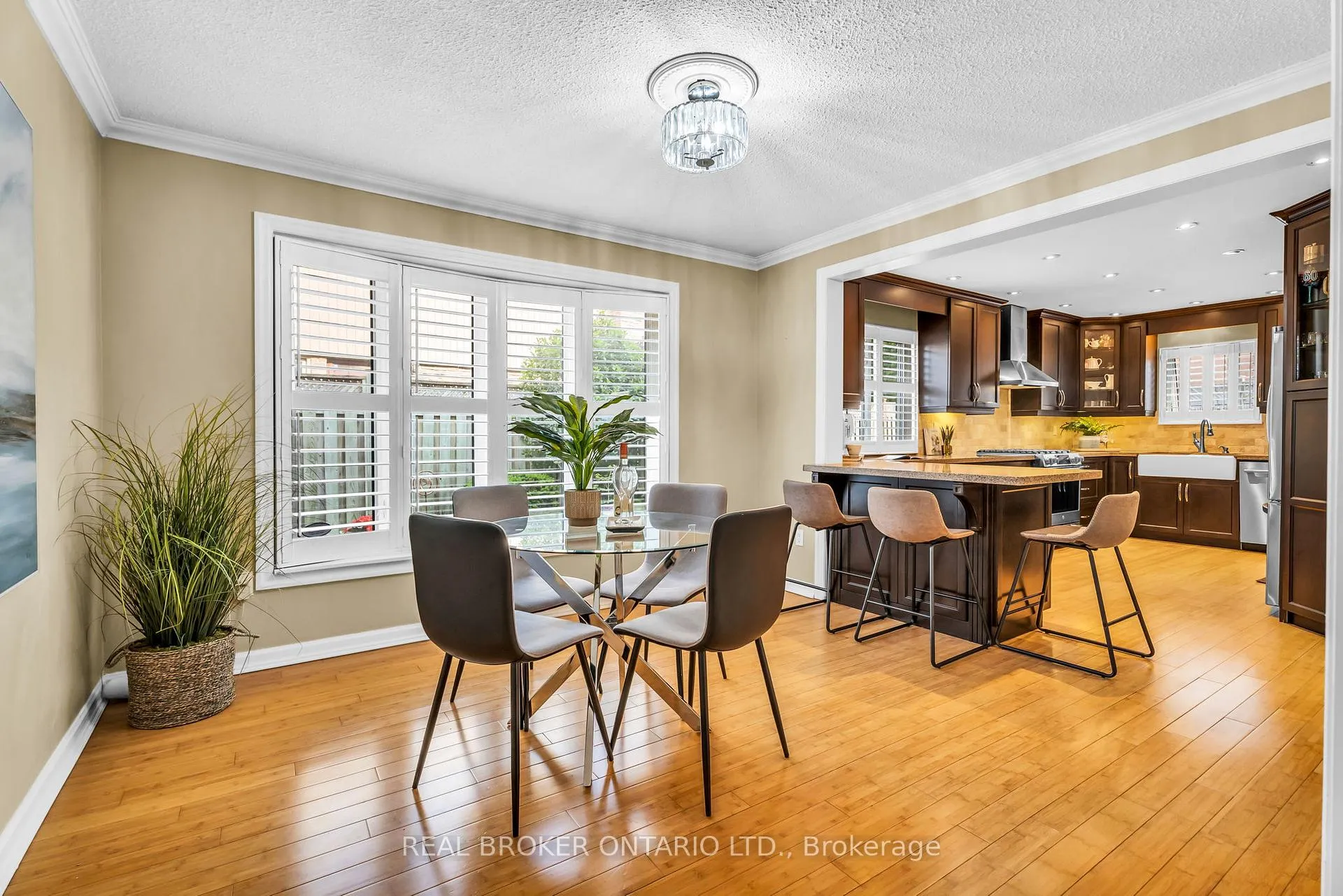 Photo 5 of 18 Mansfield Street, Brampton, Central Park — HOMEH
