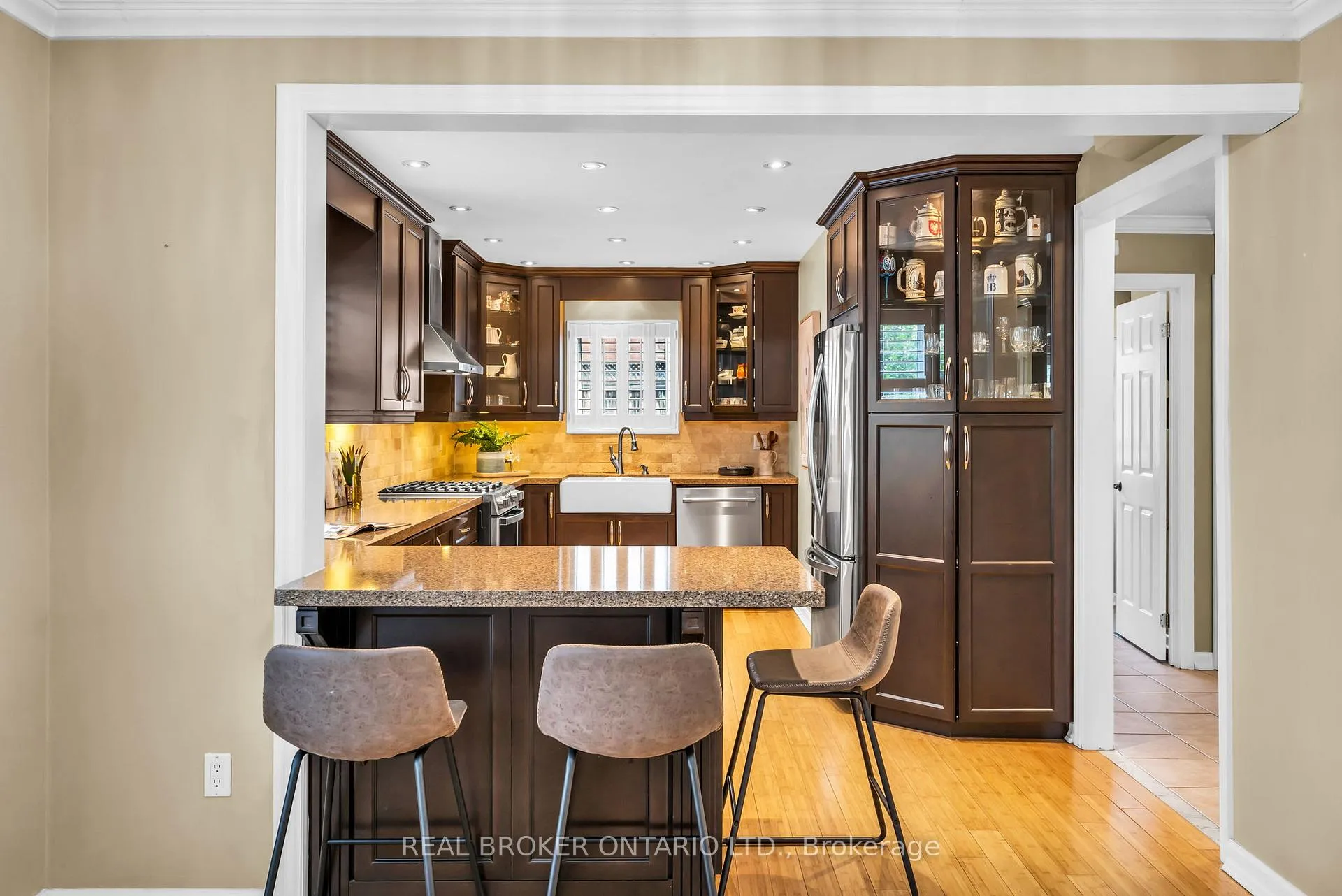 Photo 6 of 18 Mansfield Street, Brampton, Central Park — HOMEH