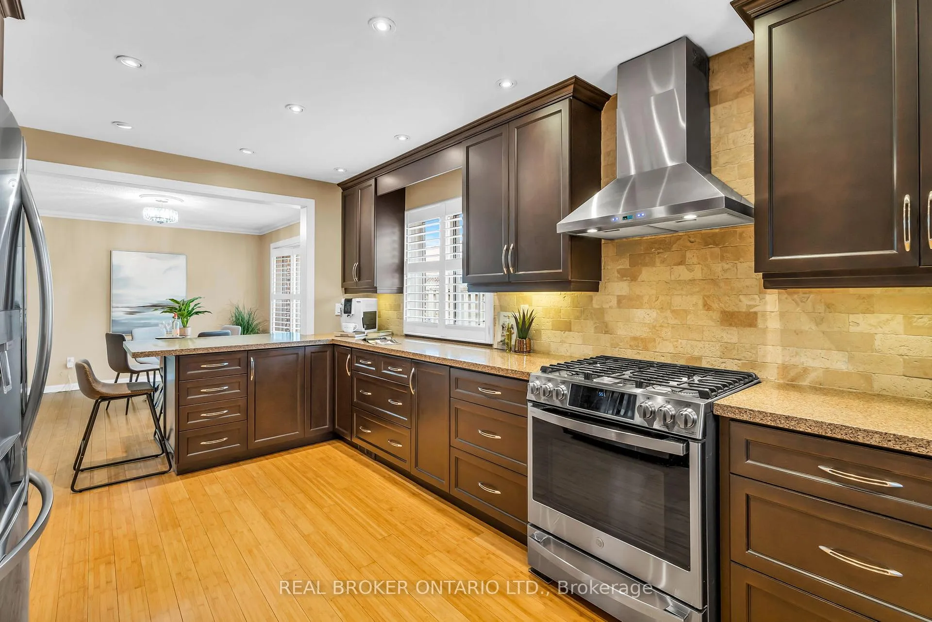 Photo 12 of 18 Mansfield Street, Brampton, Central Park — HOMEH