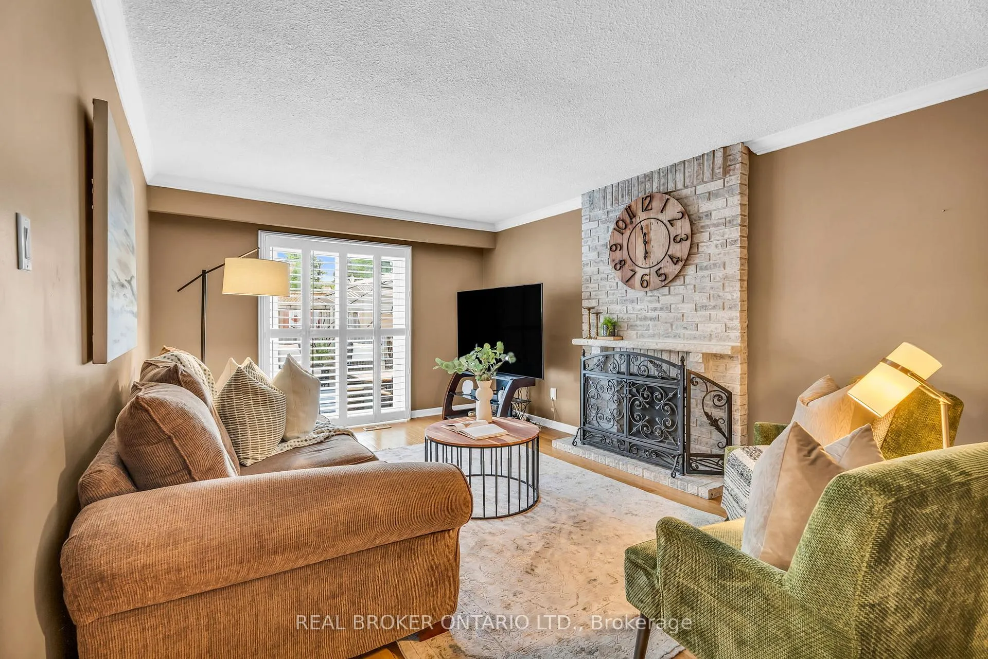 Photo 14 of 18 Mansfield Street, Brampton, Central Park — HOMEH