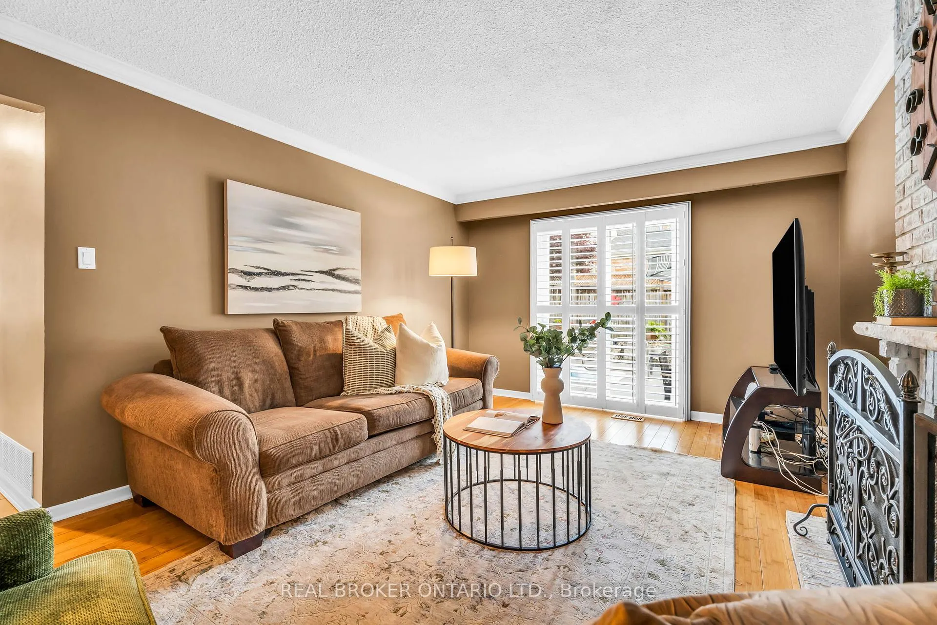 Photo 16 of 18 Mansfield Street, Brampton, Central Park — HOMEH