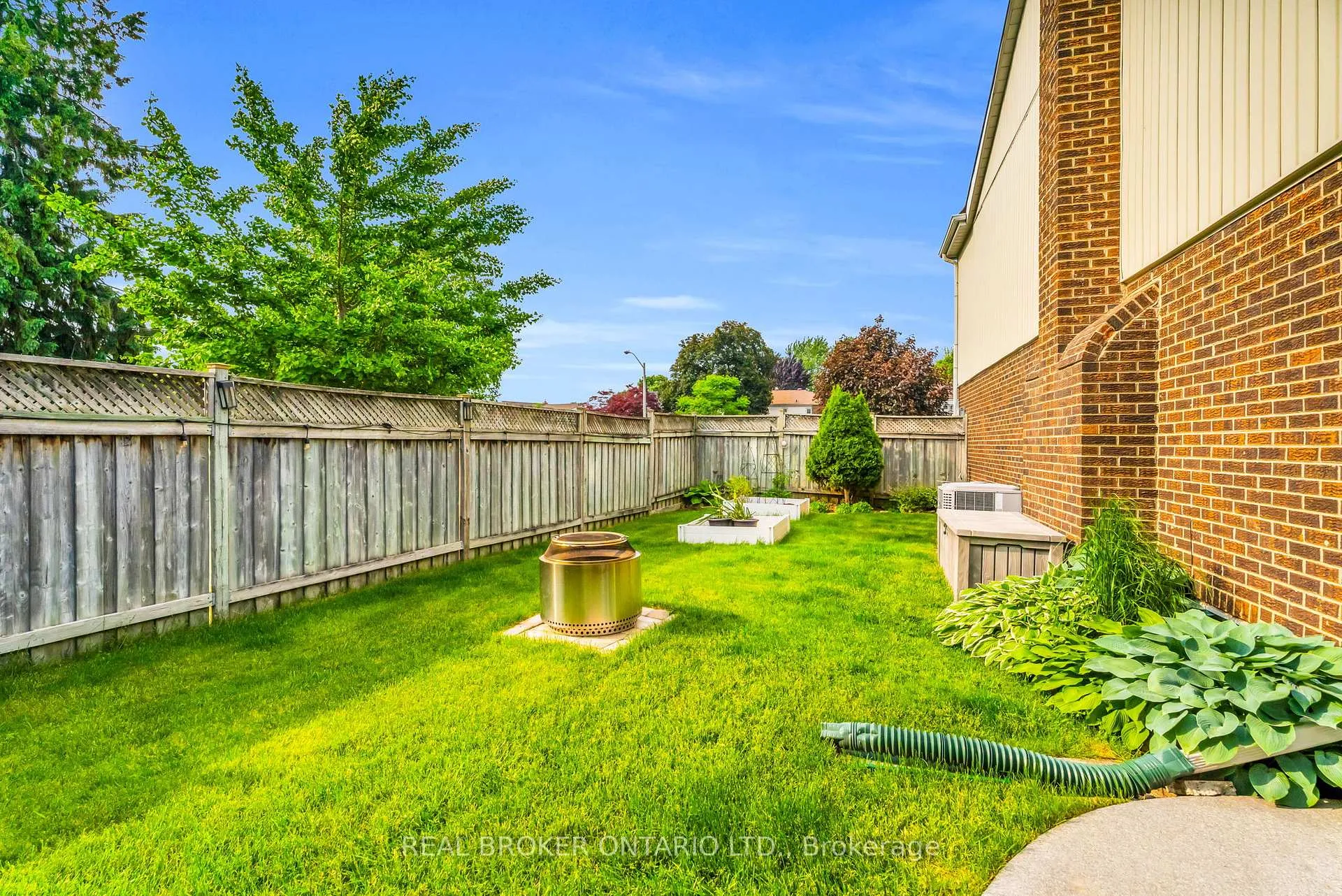 Photo 42 of 18 Mansfield Street, Brampton, Central Park — HOMEH