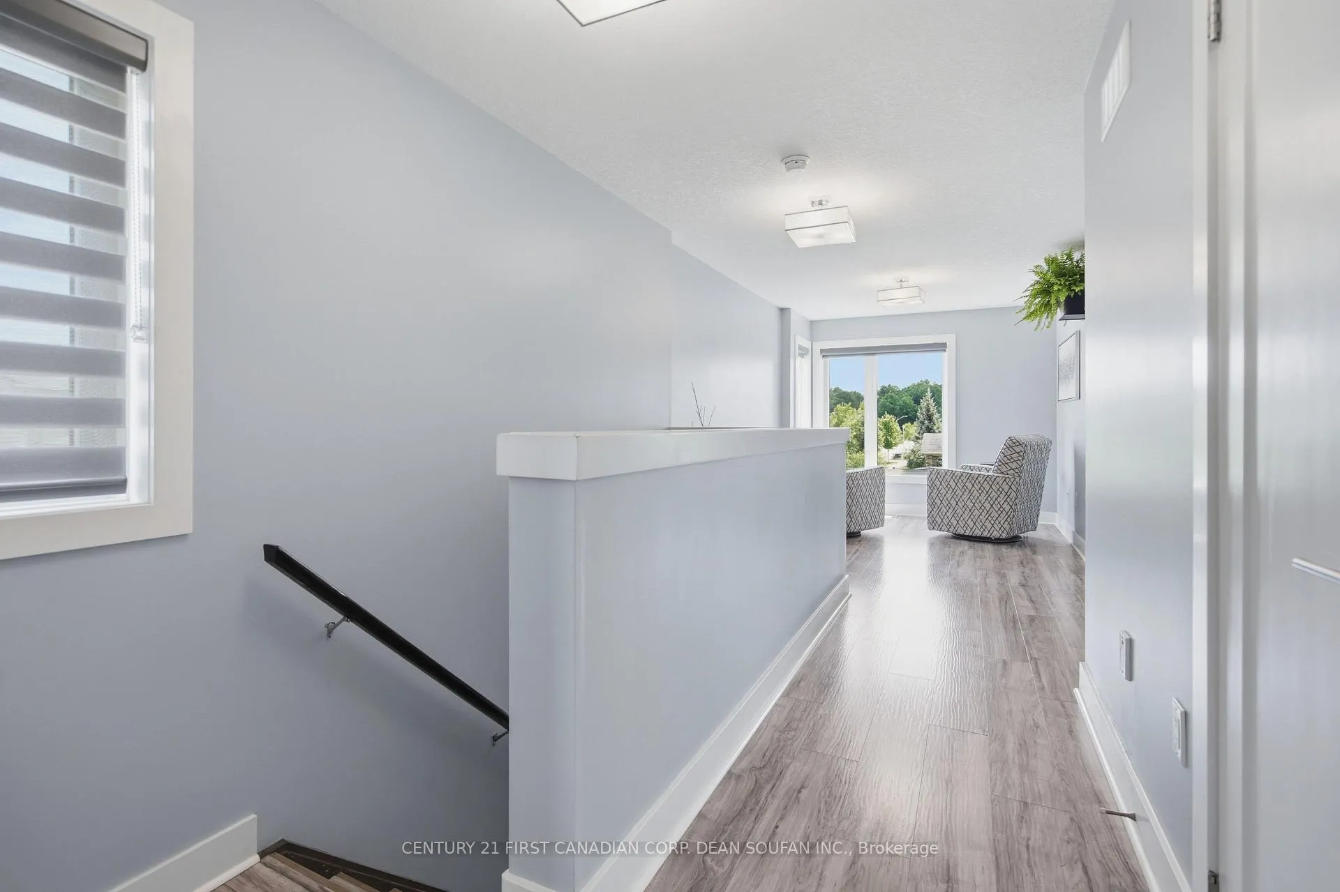 Photo 23 of 739 Springwood Crescent, London, North E — HOMEH