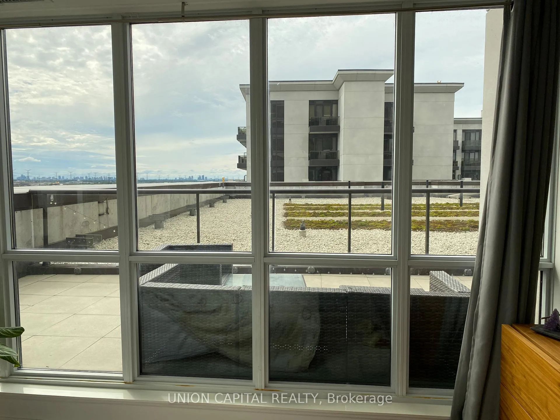 Photo 3 of Unit 1010, 38 Cedarland Drive, Markham, Unionville — HOMEH