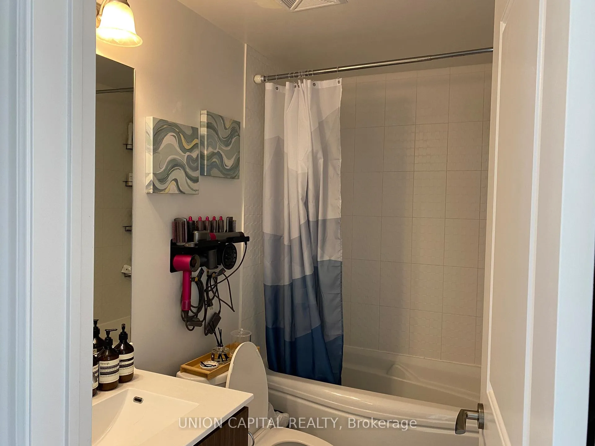 Photo 4 of Unit 1010, 38 Cedarland Drive, Markham, Unionville — HOMEH
