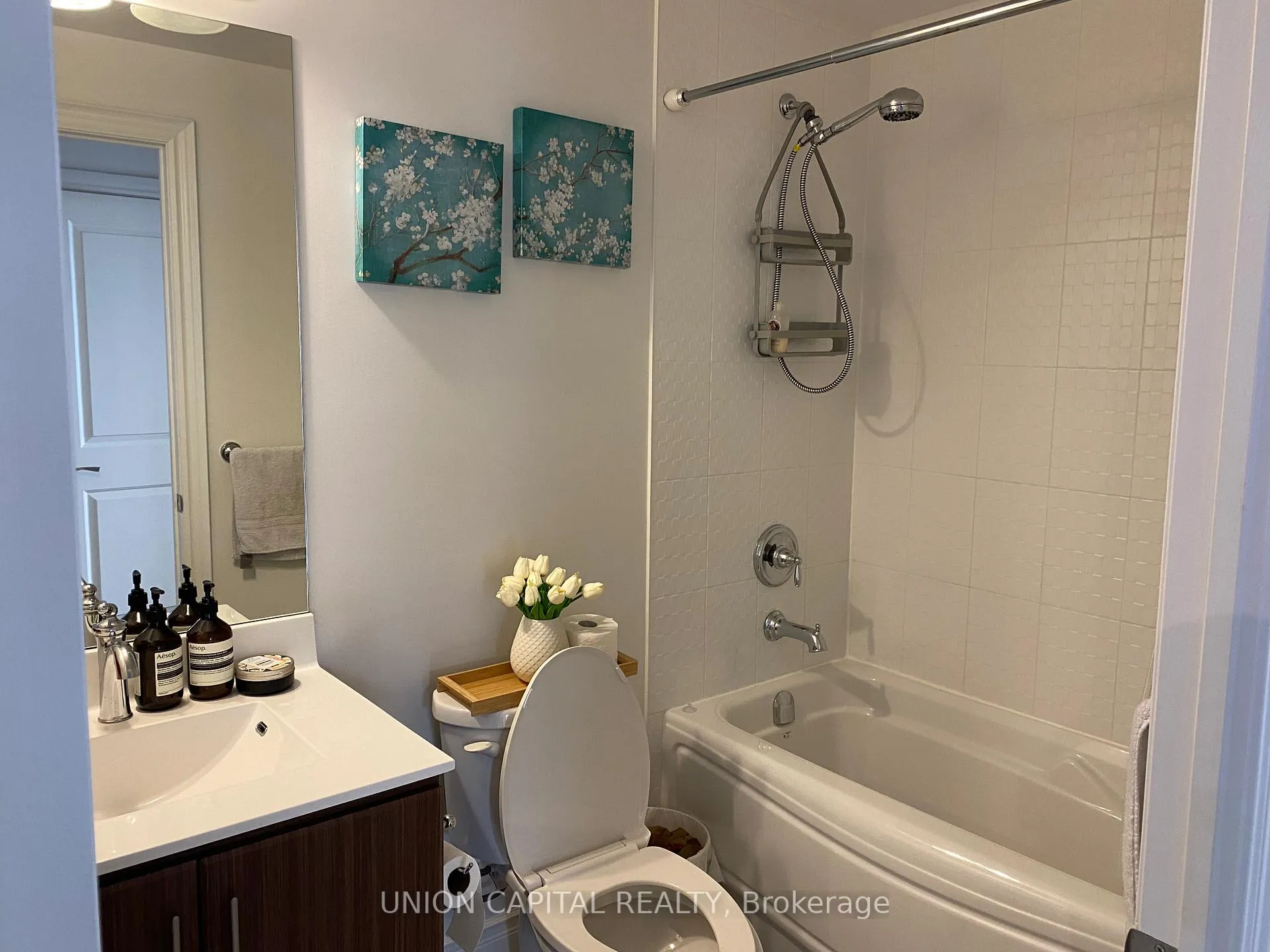 Photo 6 of Unit 1010, 38 Cedarland Drive, Markham, Unionville — HOMEH