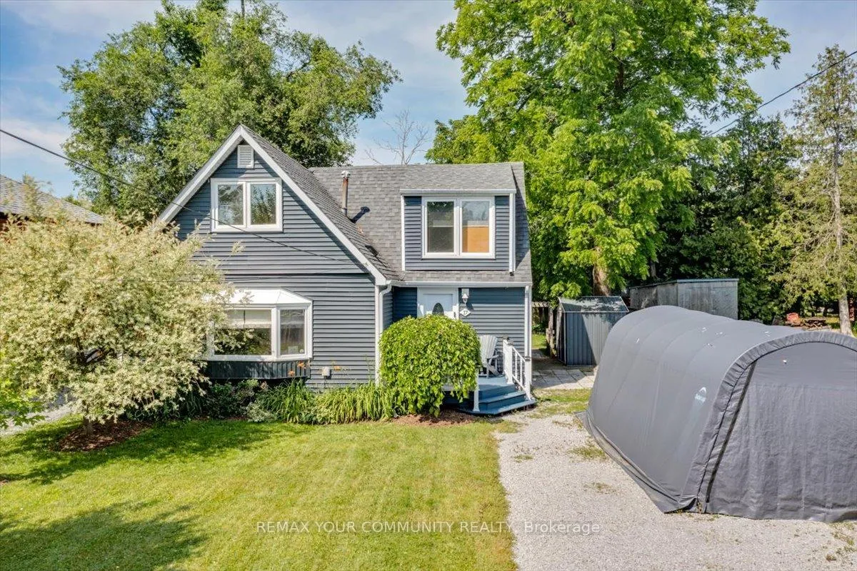 Photo 2 of 17 Farley Circle, Georgina, Historic Lakeshore Communities — HOMEH