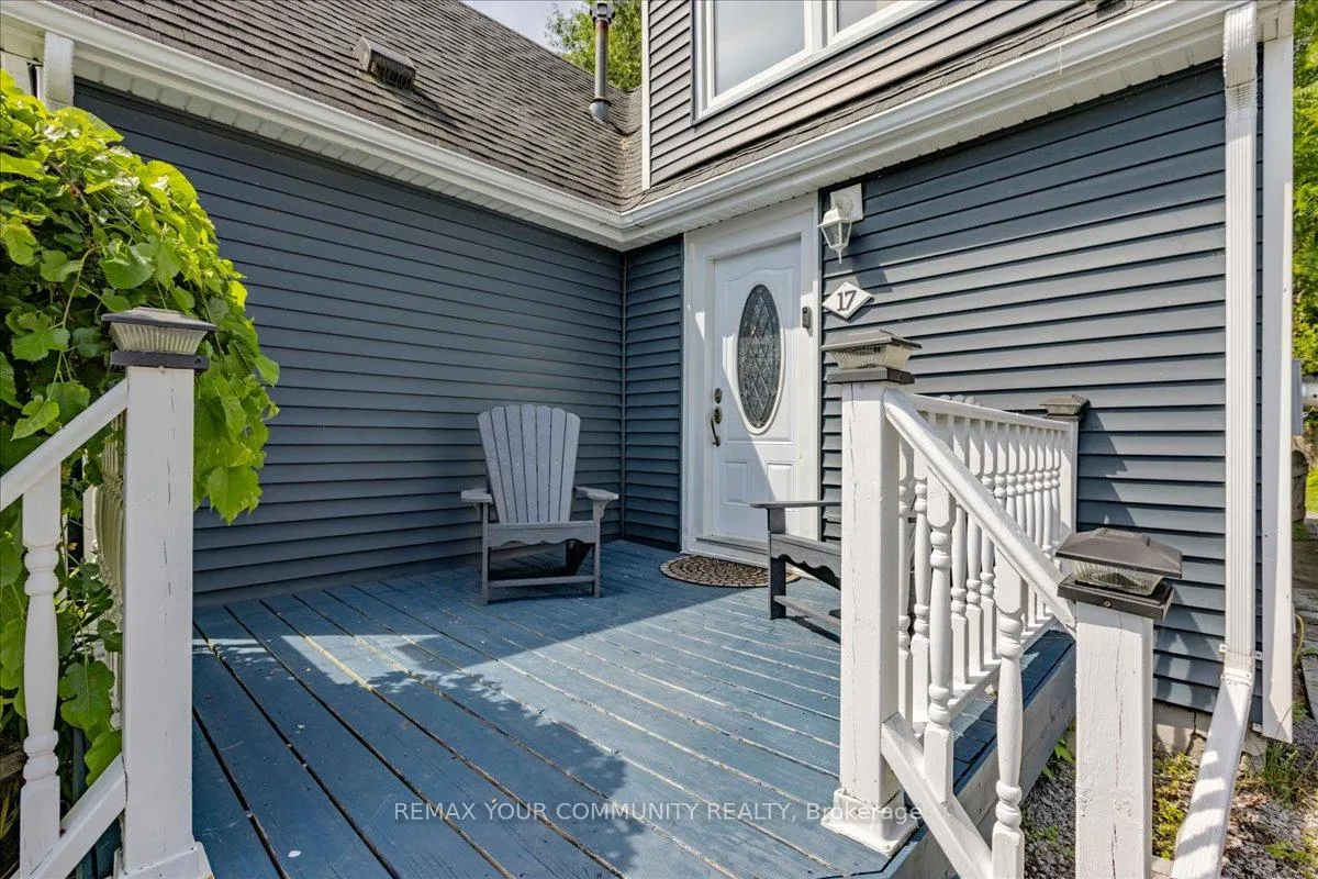 Photo 6 of 17 Farley Circle, Georgina, Historic Lakeshore Communities — HOMEH