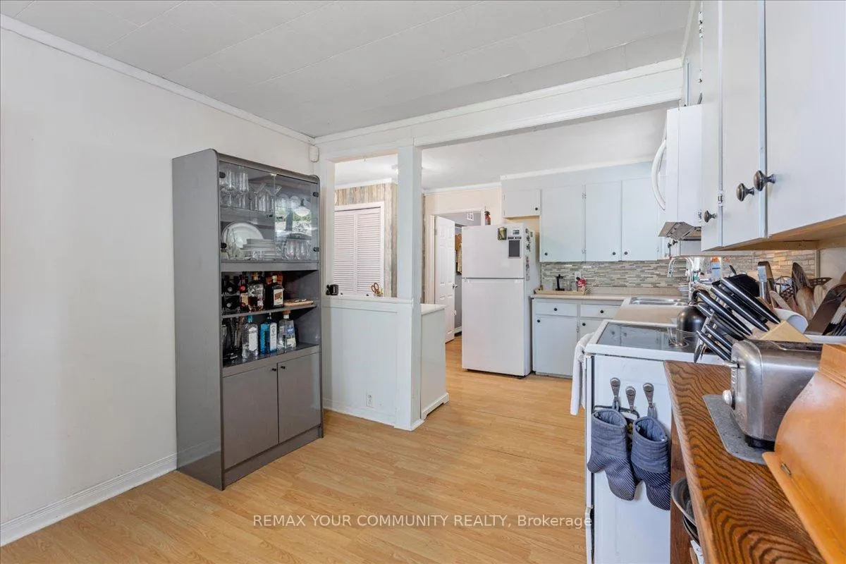 Photo 10 of 17 Farley Circle, Georgina, Historic Lakeshore Communities — HOMEH