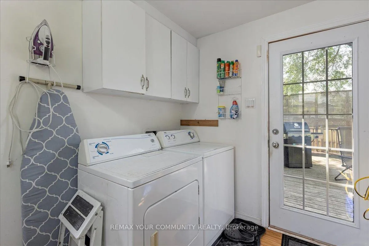 Photo 11 of 17 Farley Circle, Georgina, Historic Lakeshore Communities — HOMEH