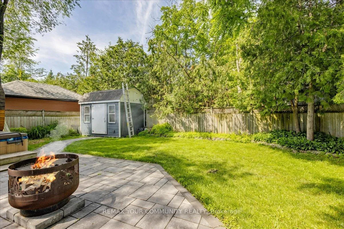 Photo 24 of 17 Farley Circle, Georgina, Historic Lakeshore Communities — HOMEH